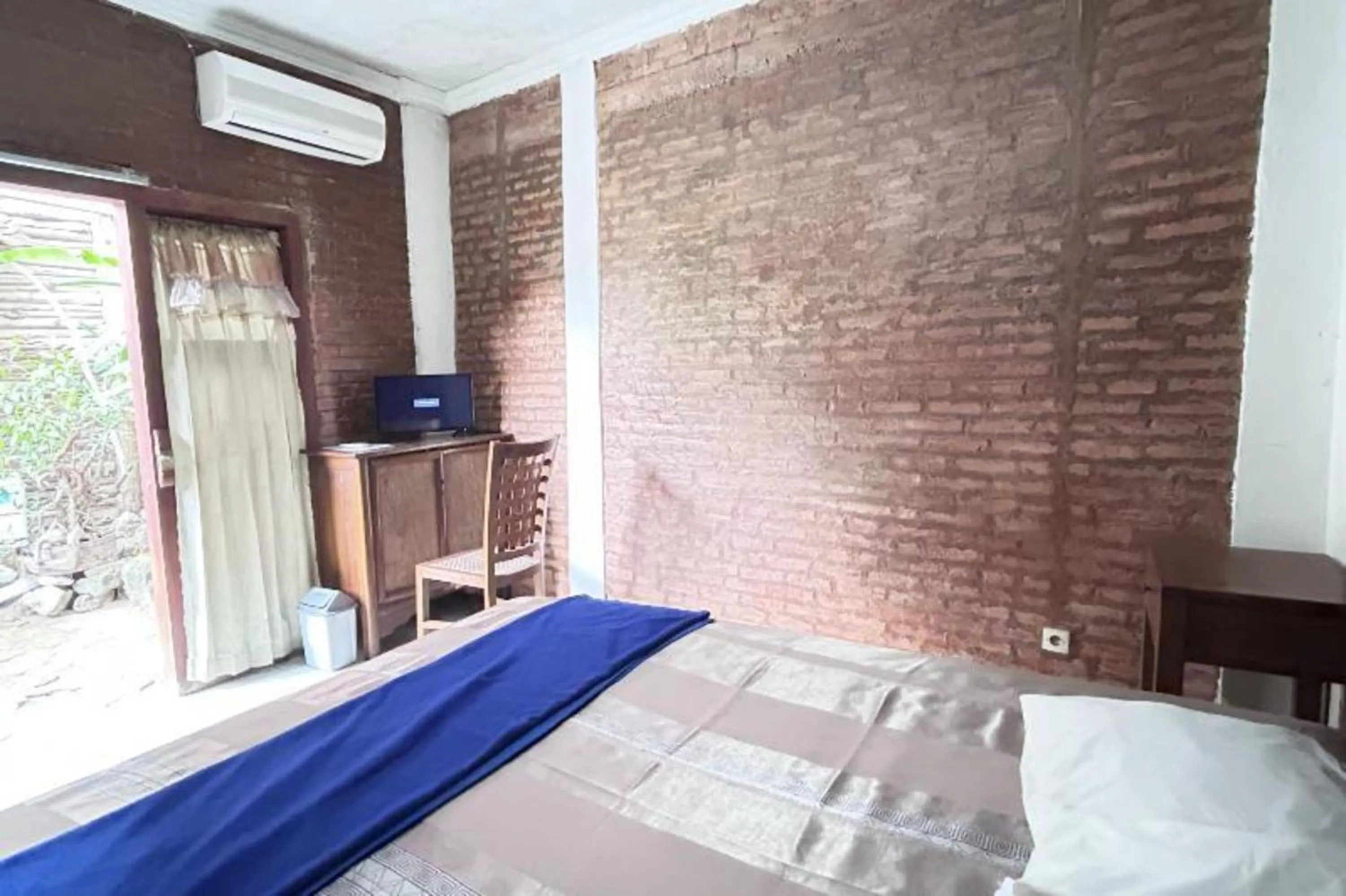 Photo of the whole room, Bed in Hotel O Prawirotaman Near Keraton Yogyakarta Formerly Chez Laelik Guesthouse