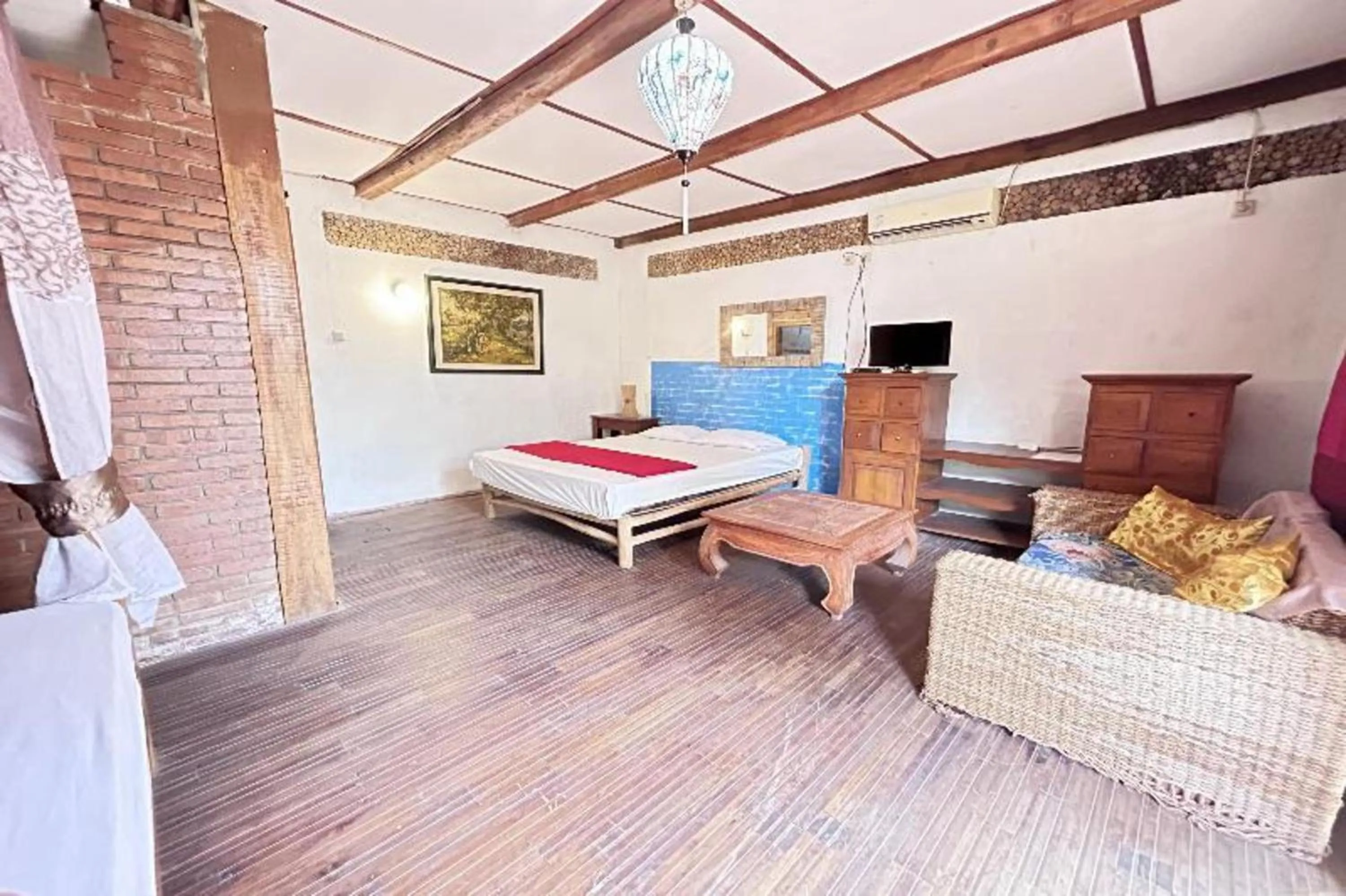 Photo of the whole room in Hotel O Prawirotaman Near Keraton Yogyakarta Formerly Chez Laelik Guesthouse