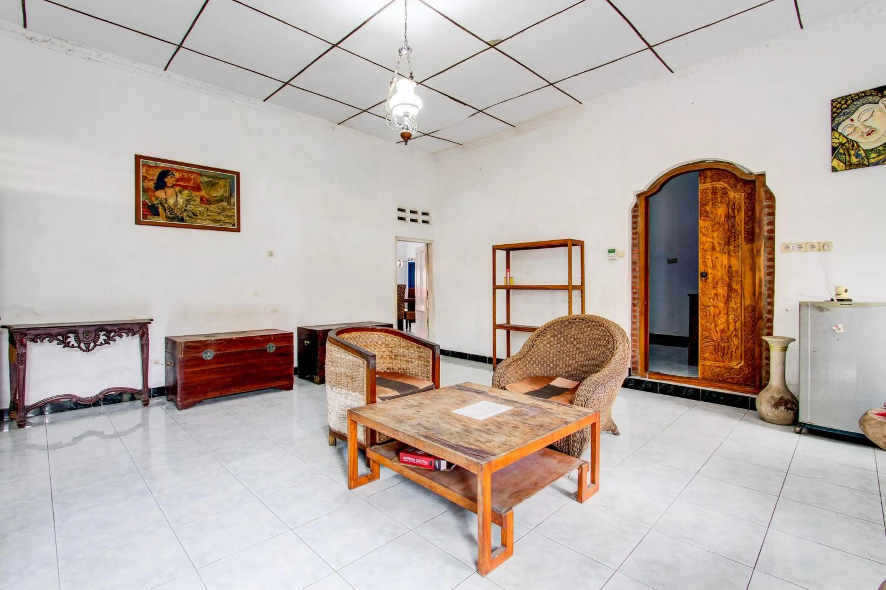 Lobby or reception in Hotel O Chez Laelik Guesthouse