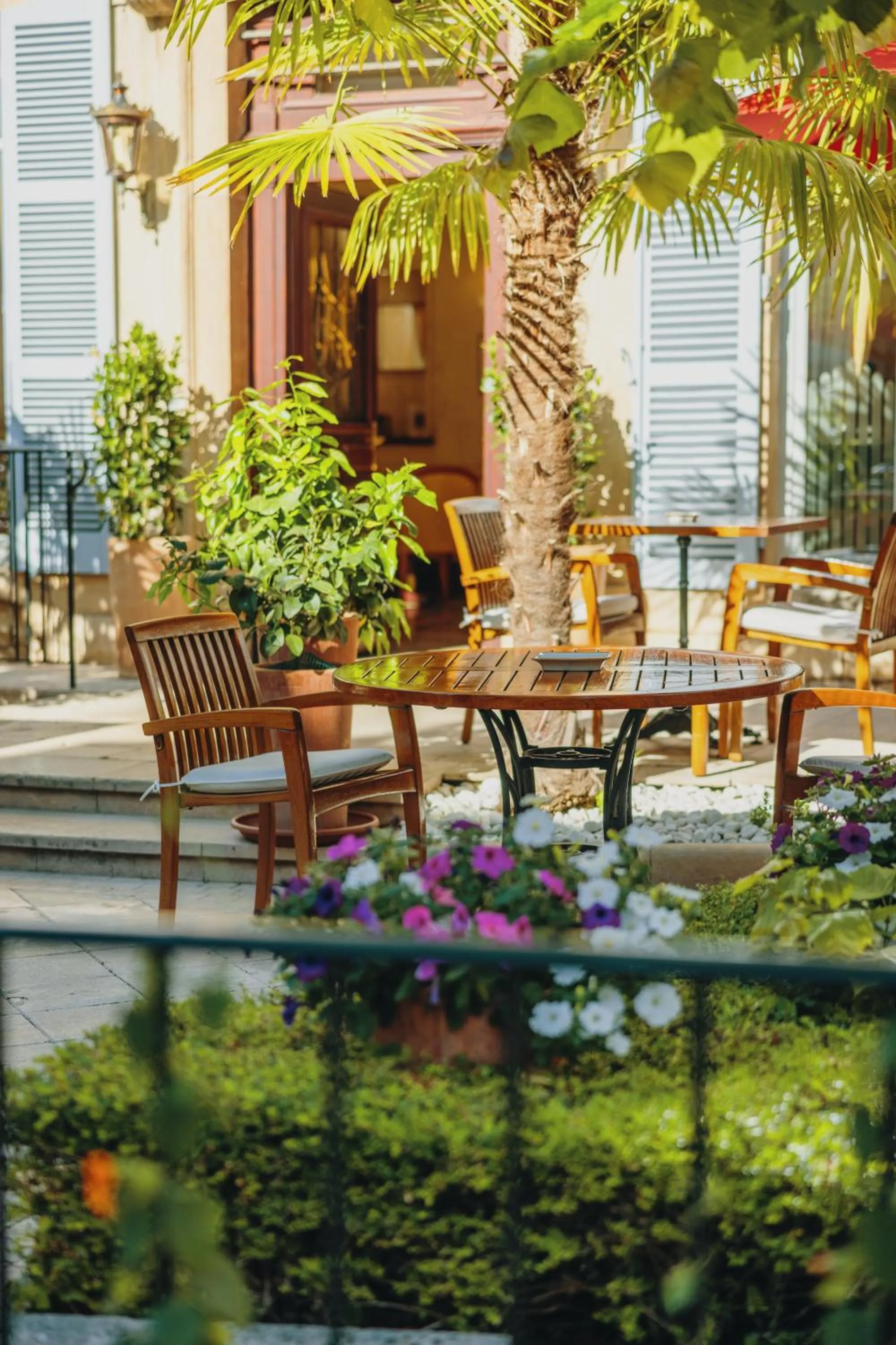 Property building in L'Hôtel