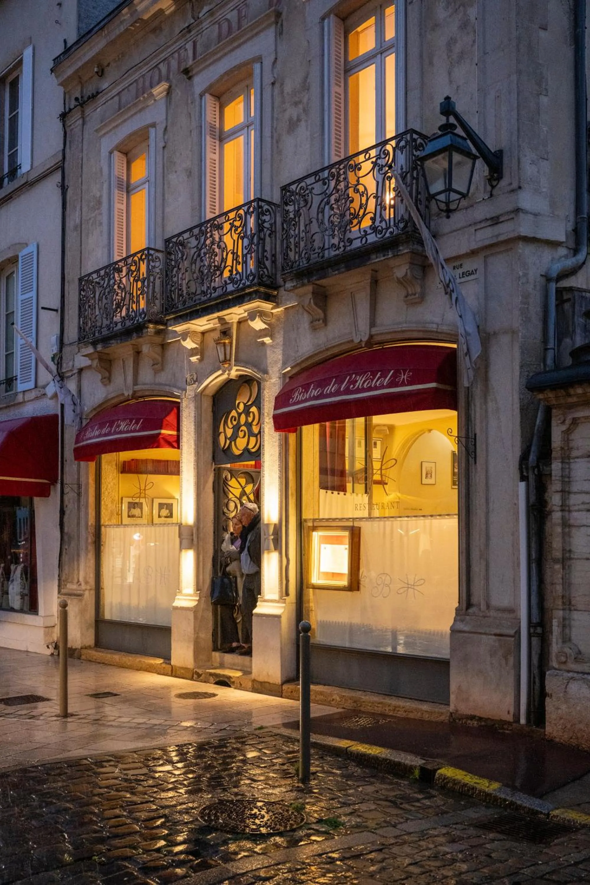 Property building in L'Hôtel