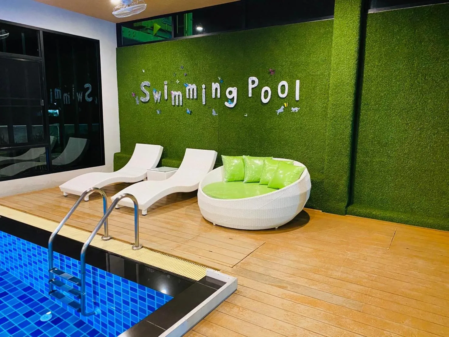 Swimming pool in The Vet Boutique Hotel - SHA Extra Plus
