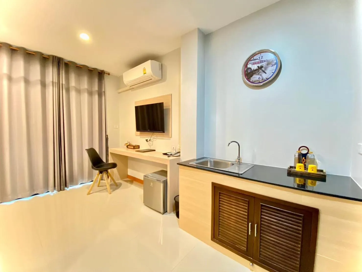 TV and multimedia in The Vet Boutique Hotel - SHA Extra Plus