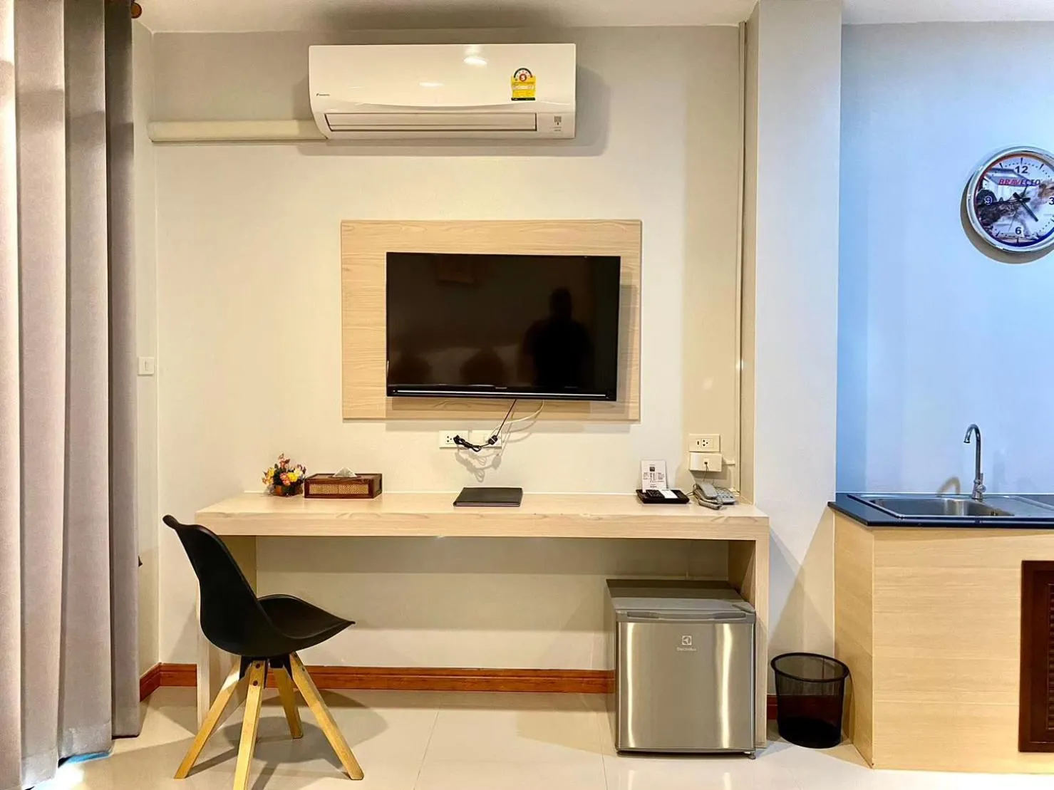 TV and multimedia in The Vet Boutique Hotel - SHA Extra Plus