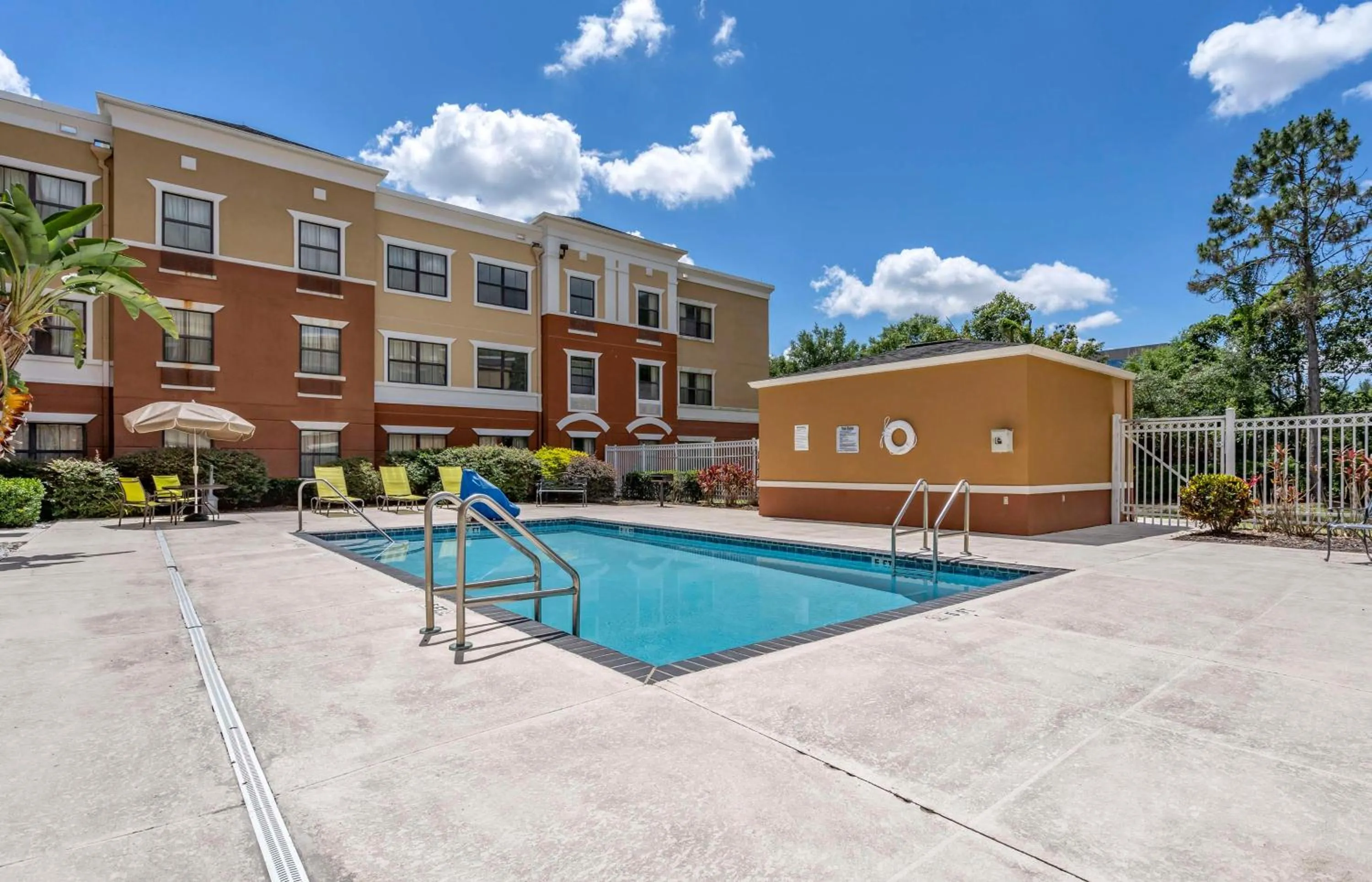 Pool view in Extended Stay America Suites - Orlando - Maitland - 1776 Pembrook Dr