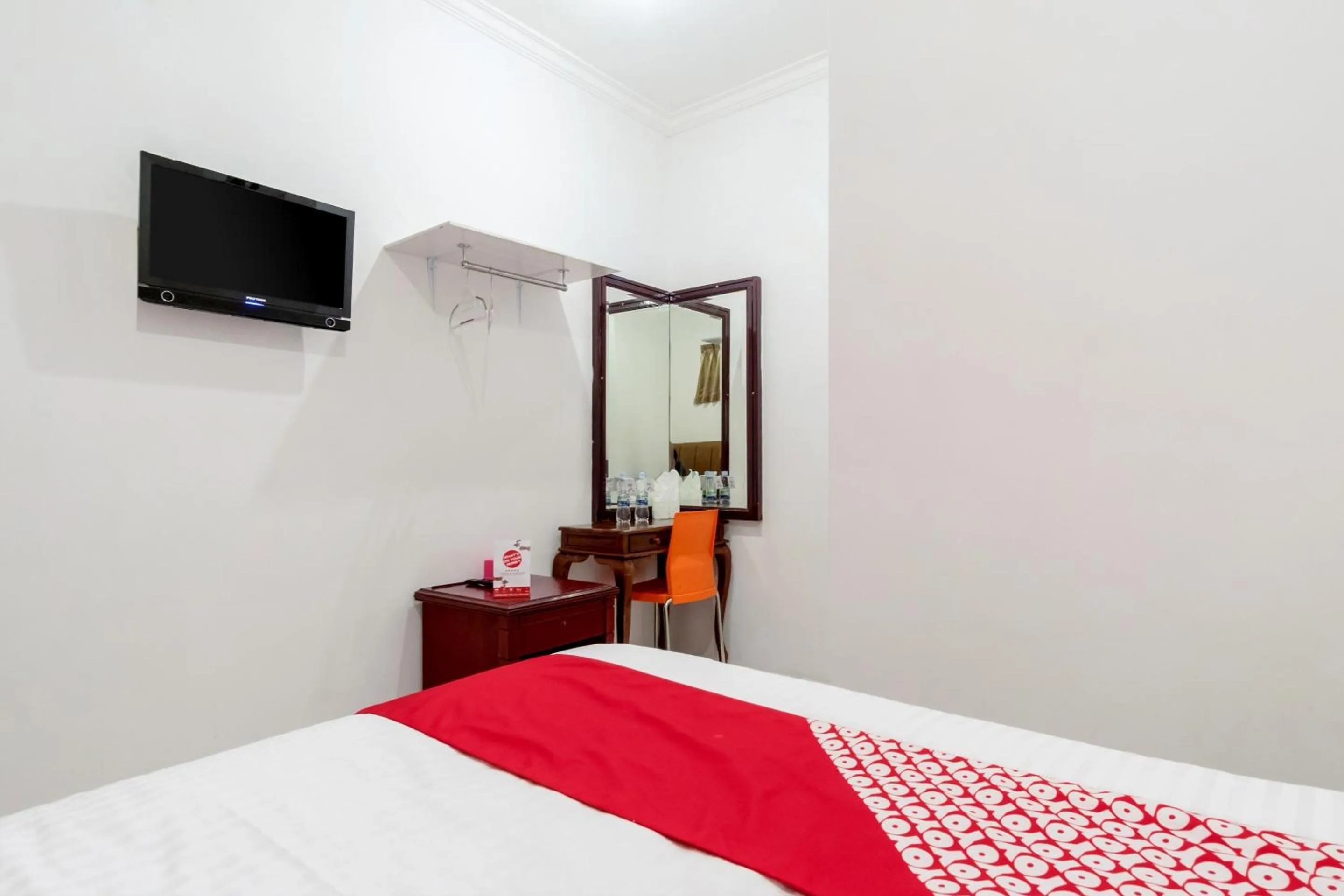 Bedroom, Bed in Hotel O Titipapan Residence