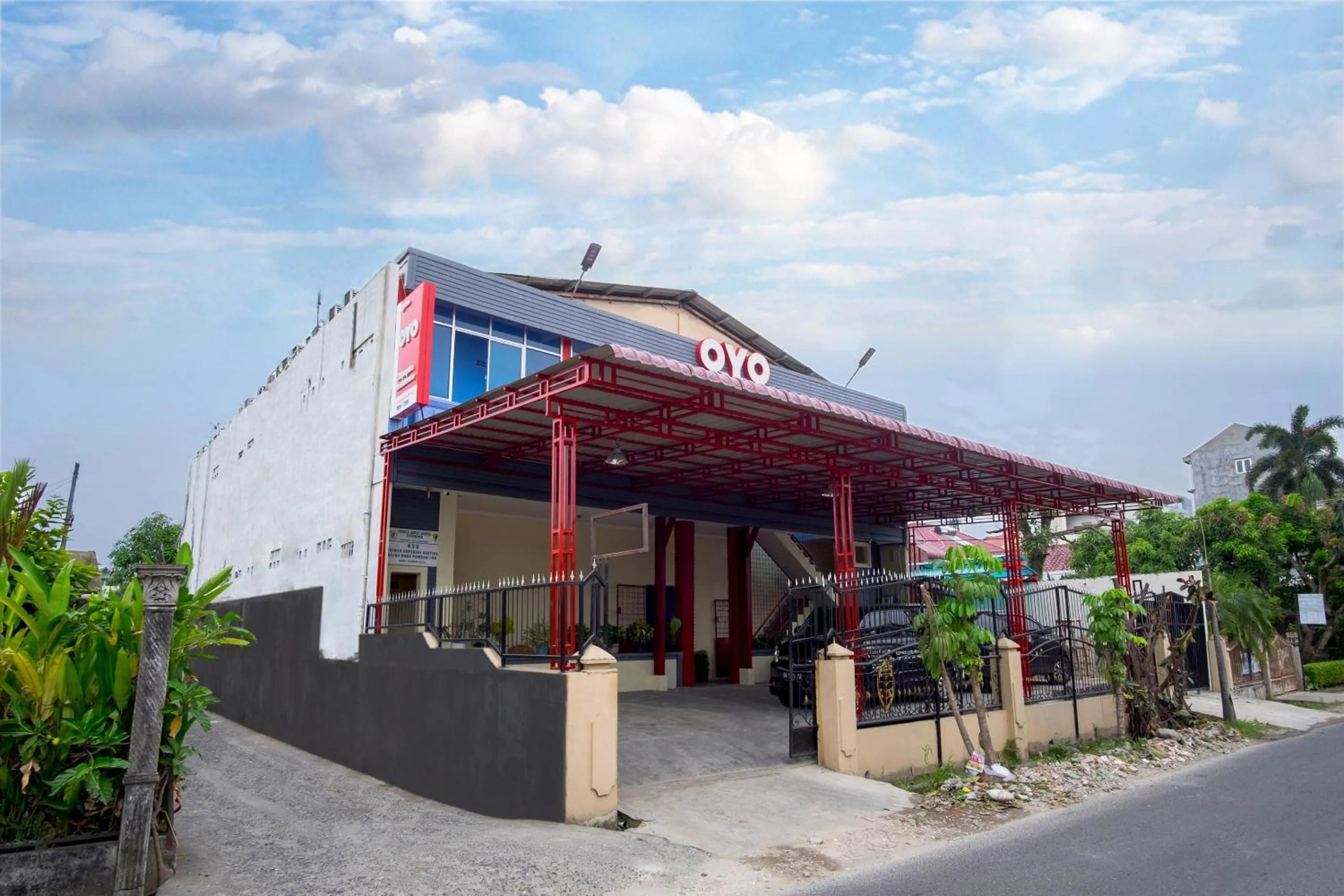 Facade/entrance in Hotel O Titipapan Residence