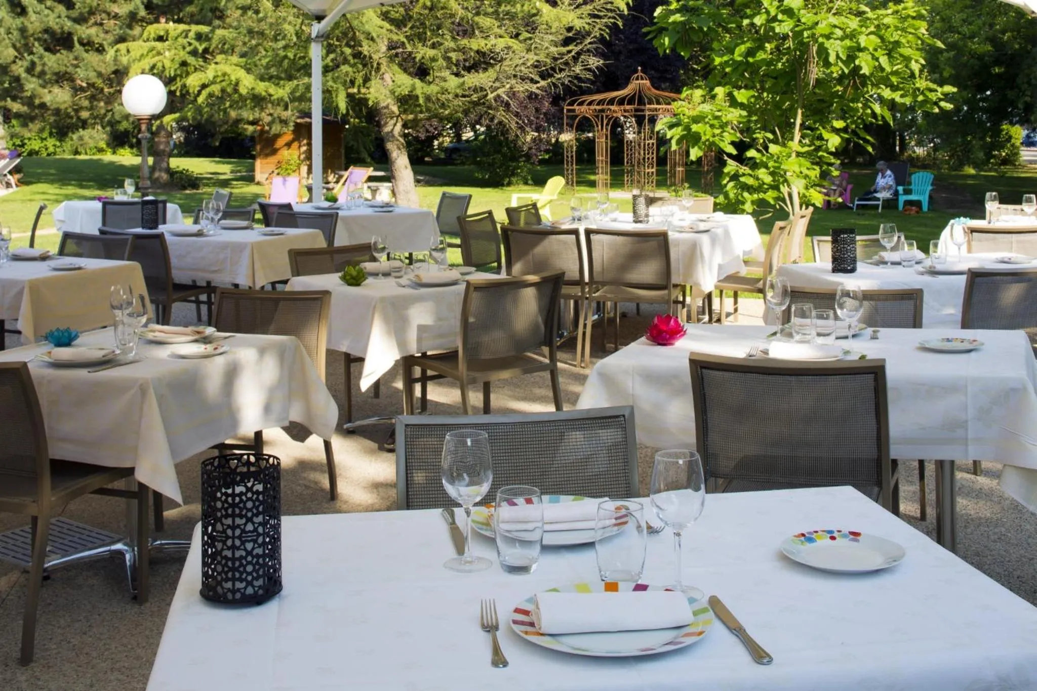 Restaurant/places to eat in Le Dracy Hôtel et Spa