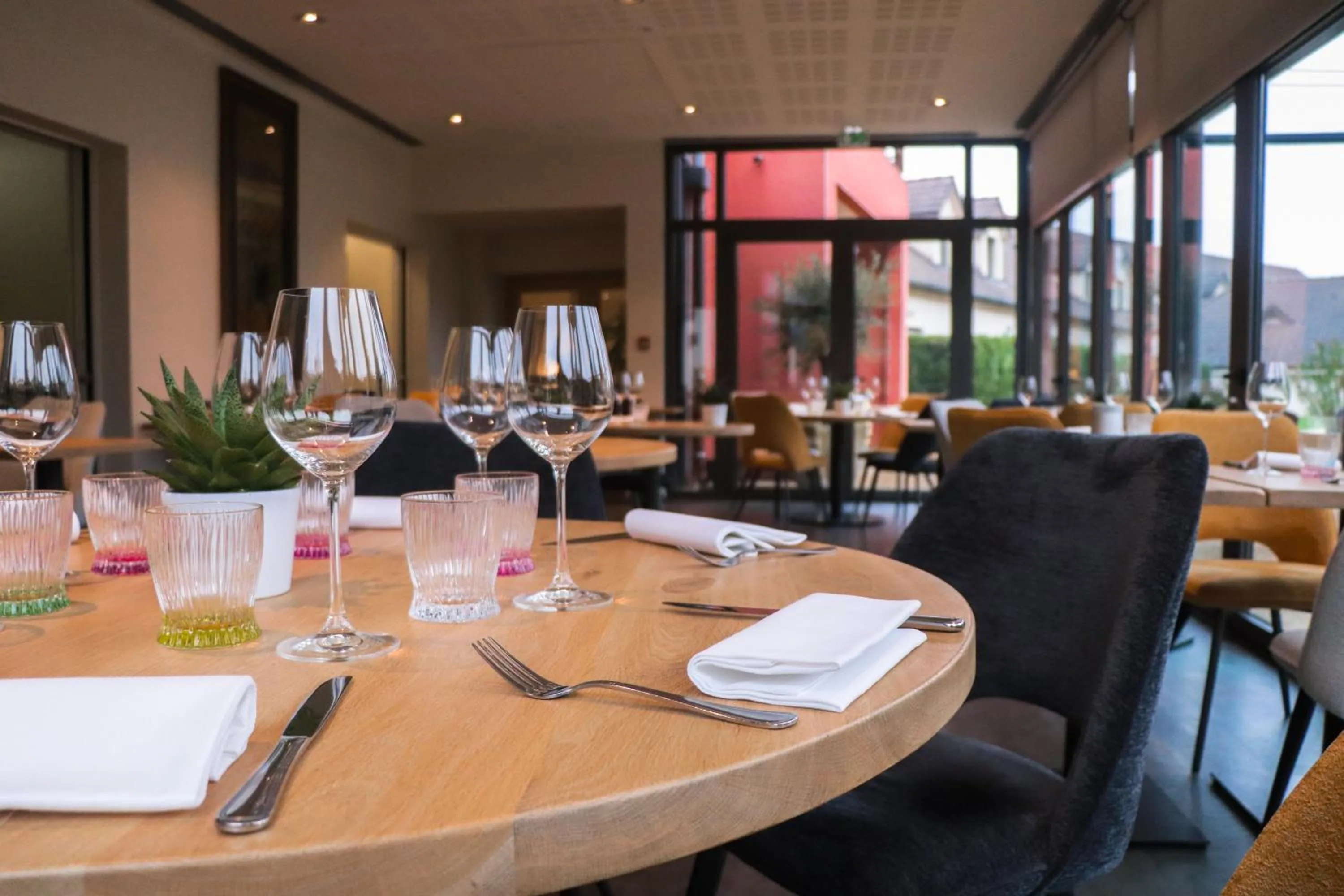 Restaurant/places to eat in Le Dracy Hôtel et Spa