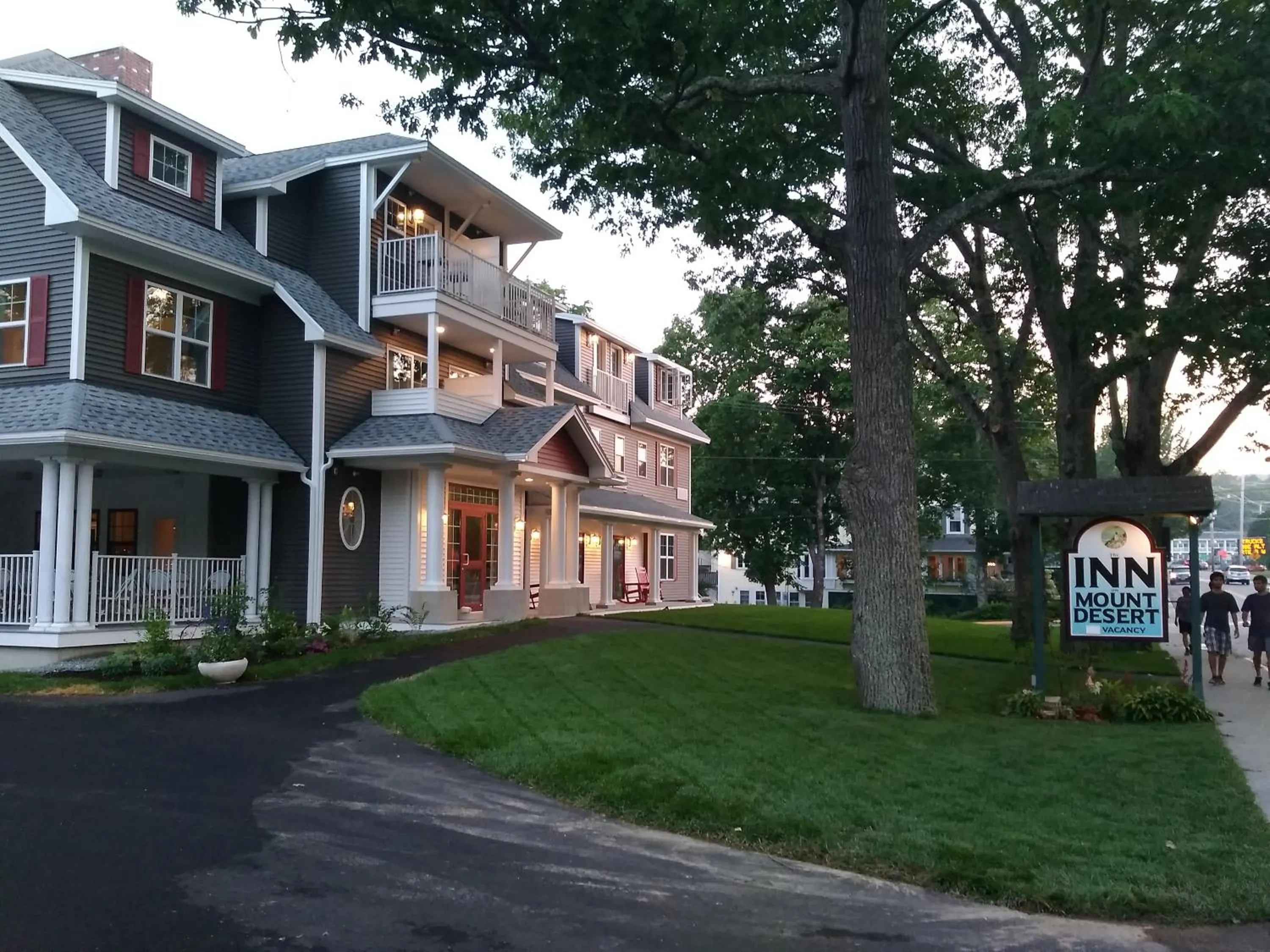 Facade/entrance in The Inn on Mount Desert