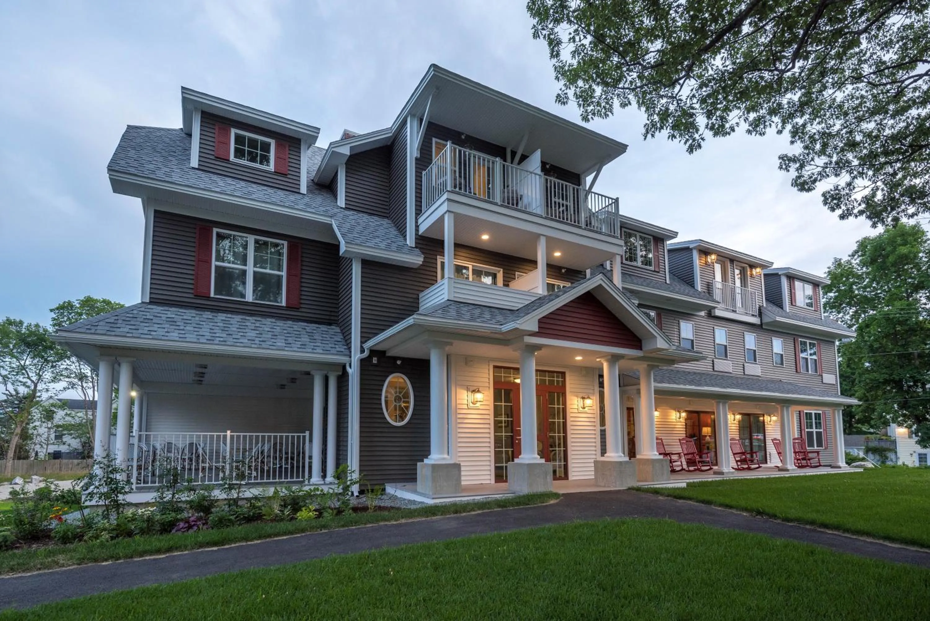 Facade/entrance in The Inn on Mount Desert