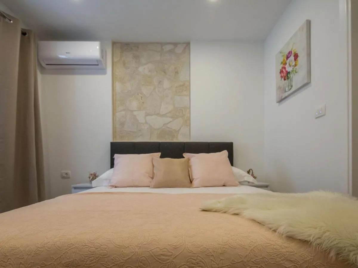 Bed in Apartment Villa Franko Maris