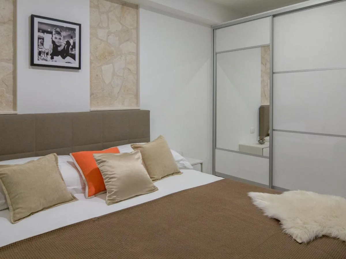 Bed in Apartment Villa Franko Maris