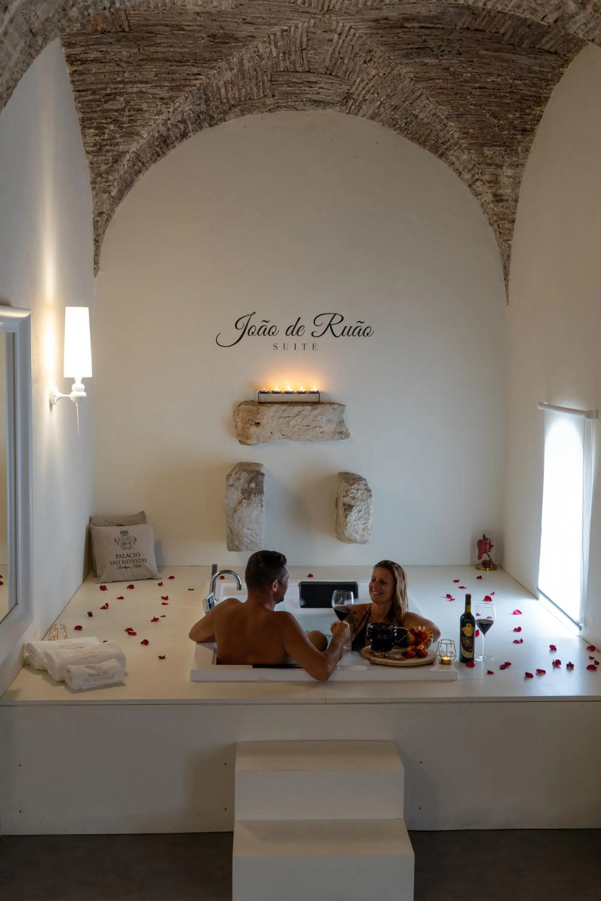 Hot Tub, Bed in Palacio São Silvestre-Boutique Hotel