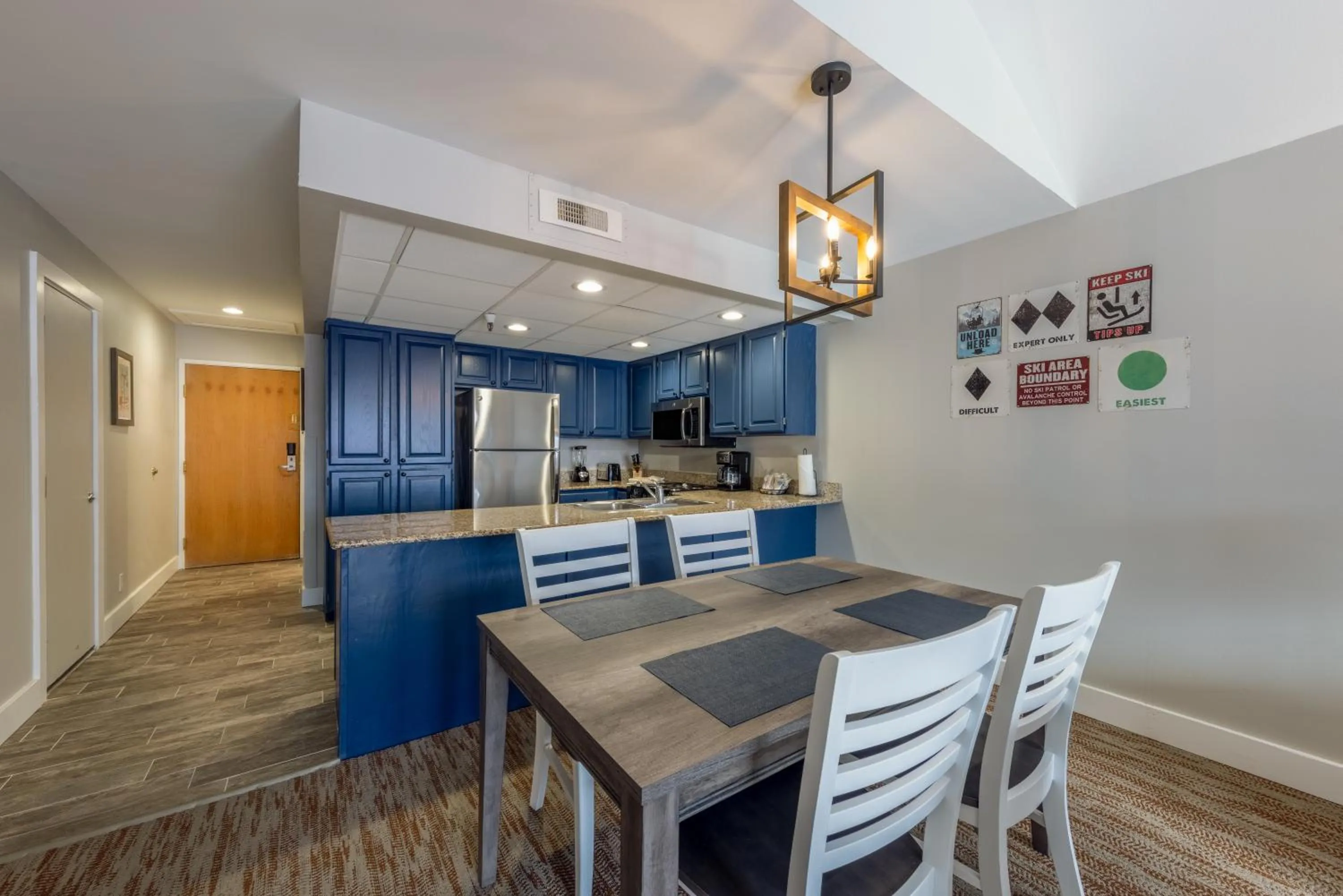 kitchen in Raintree's Park Plaza Park City