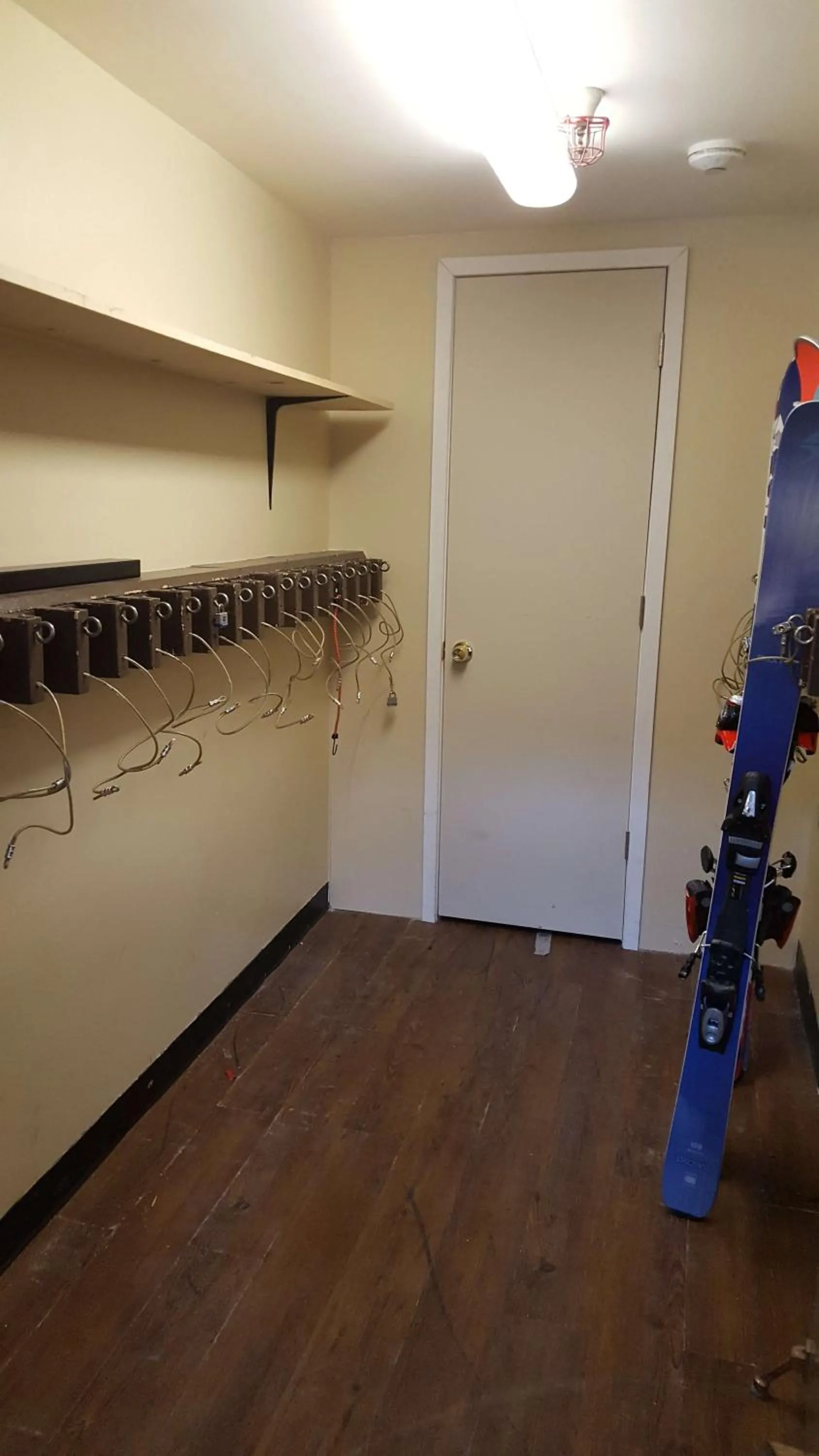 microwave in Raintree's Park Plaza Park City