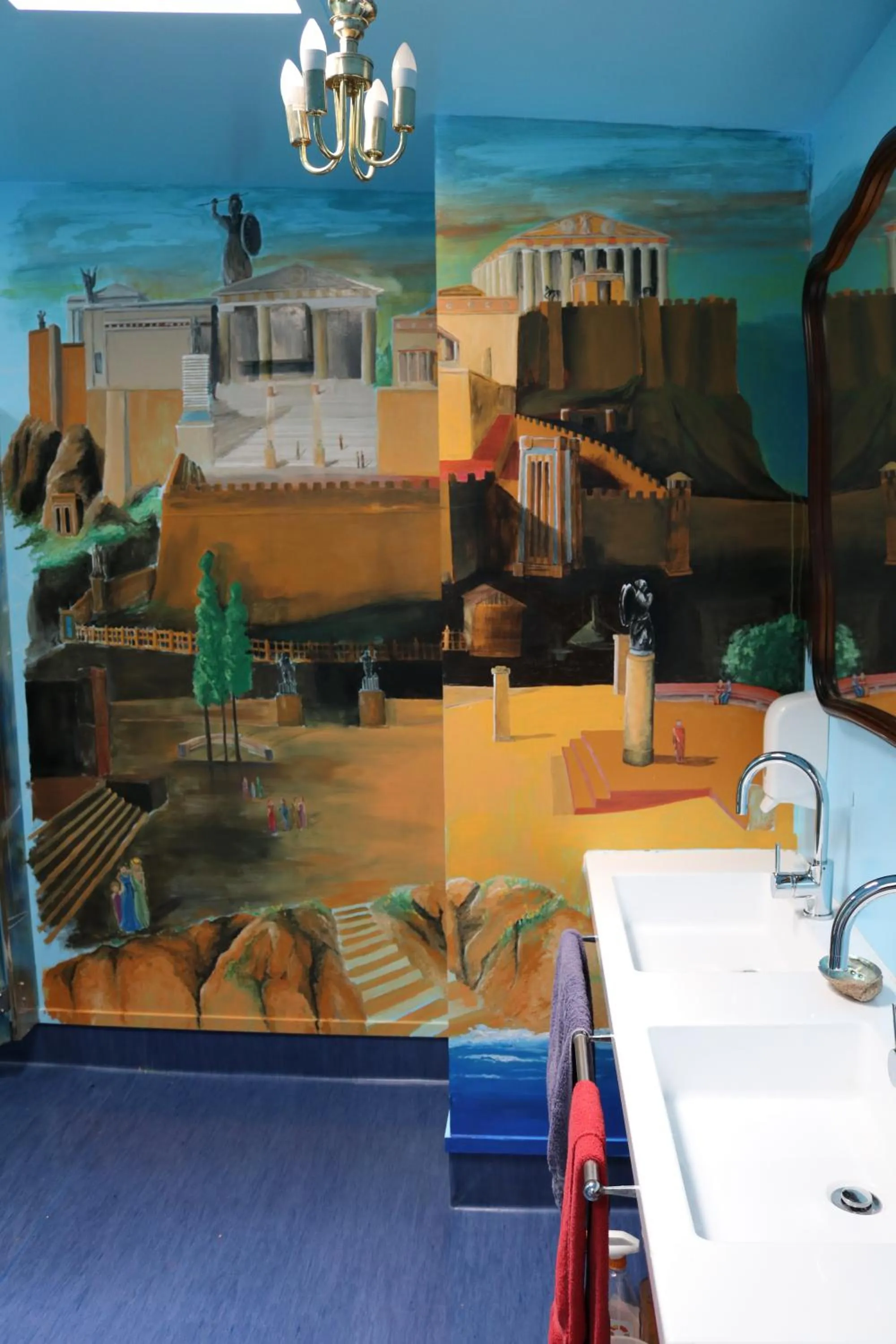 Decorative detail in Atlantis Backpackers