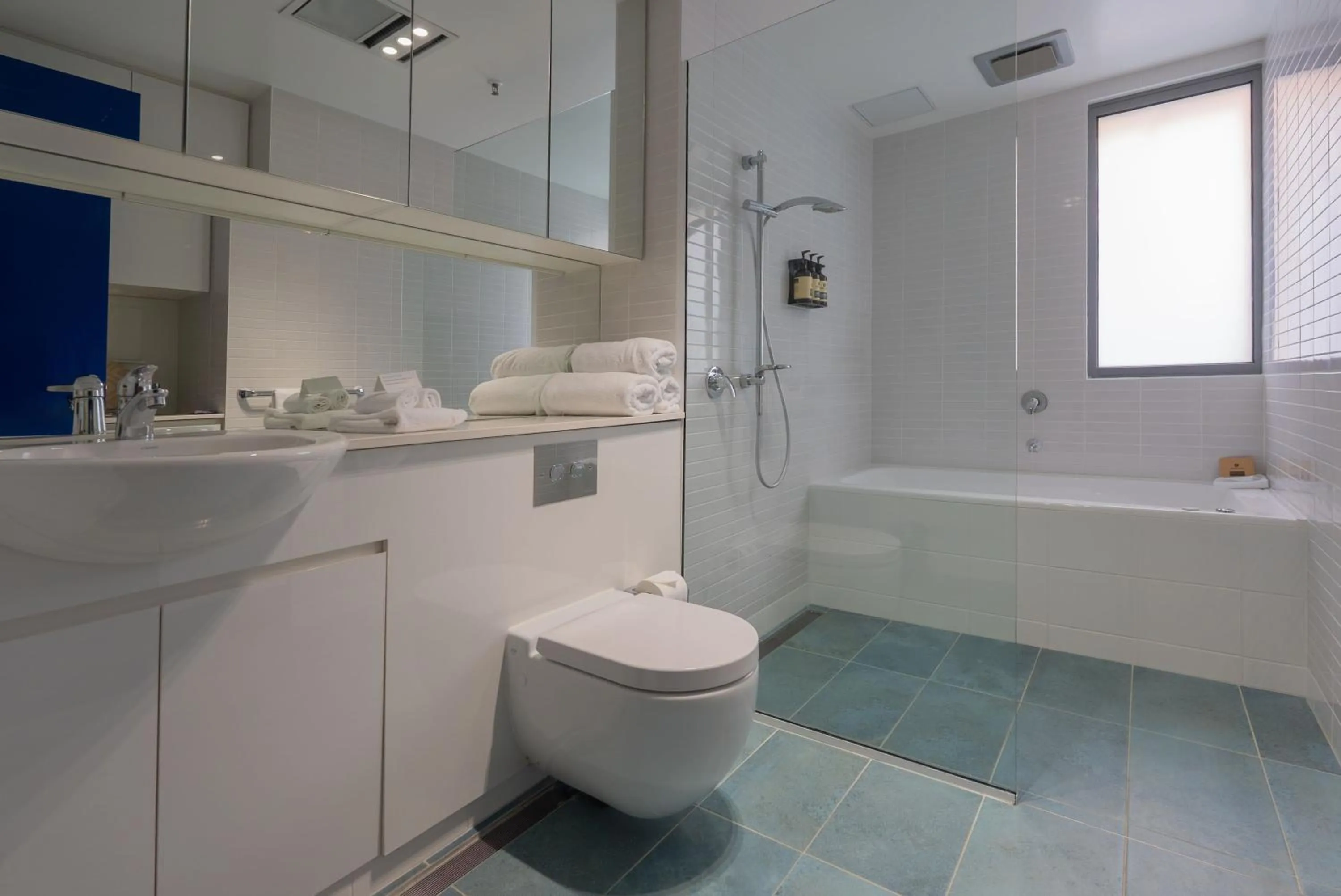 Salamanca Wharf Hotel