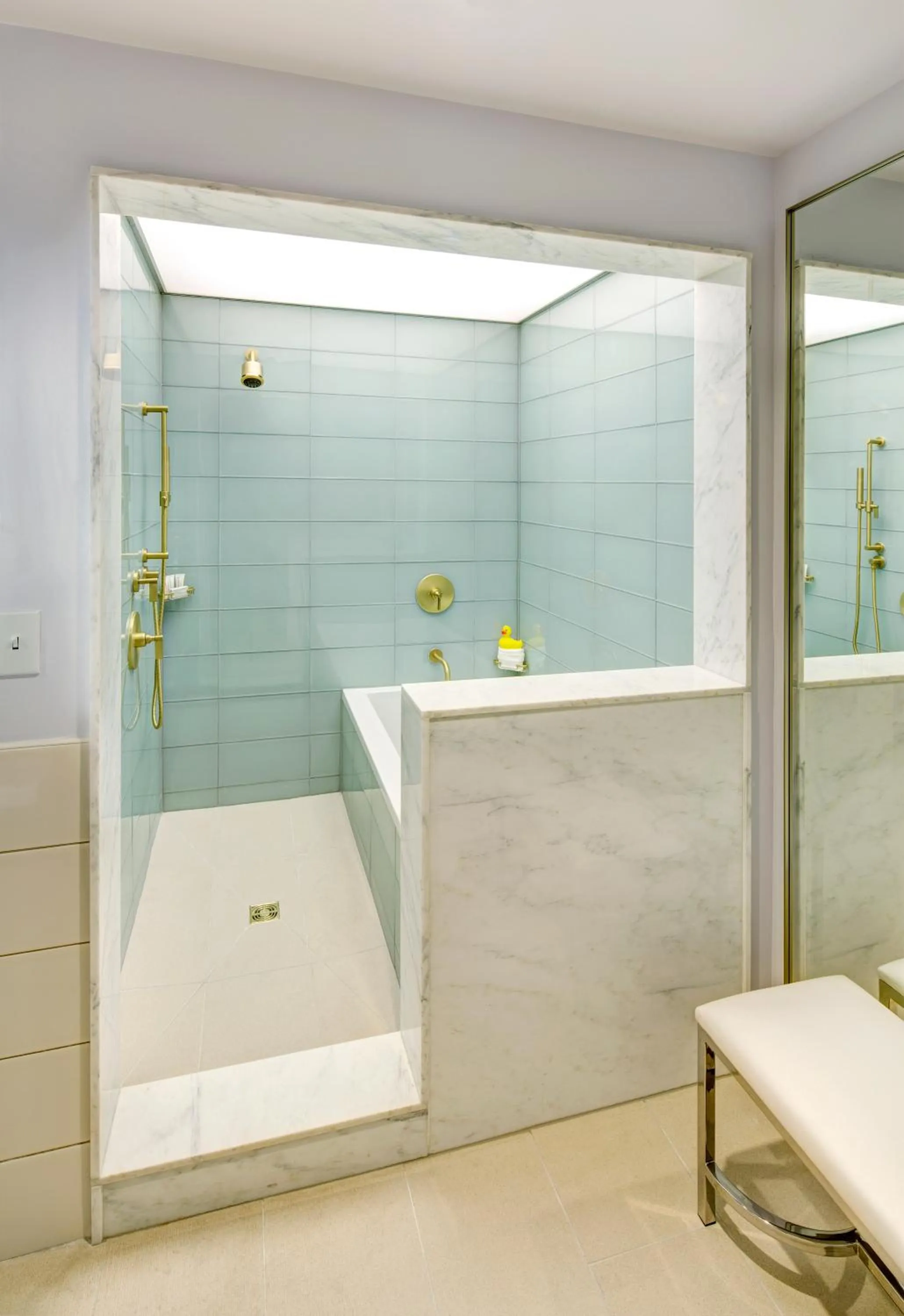 Shower in 21c Museum Hotel Bentonville - MGallery