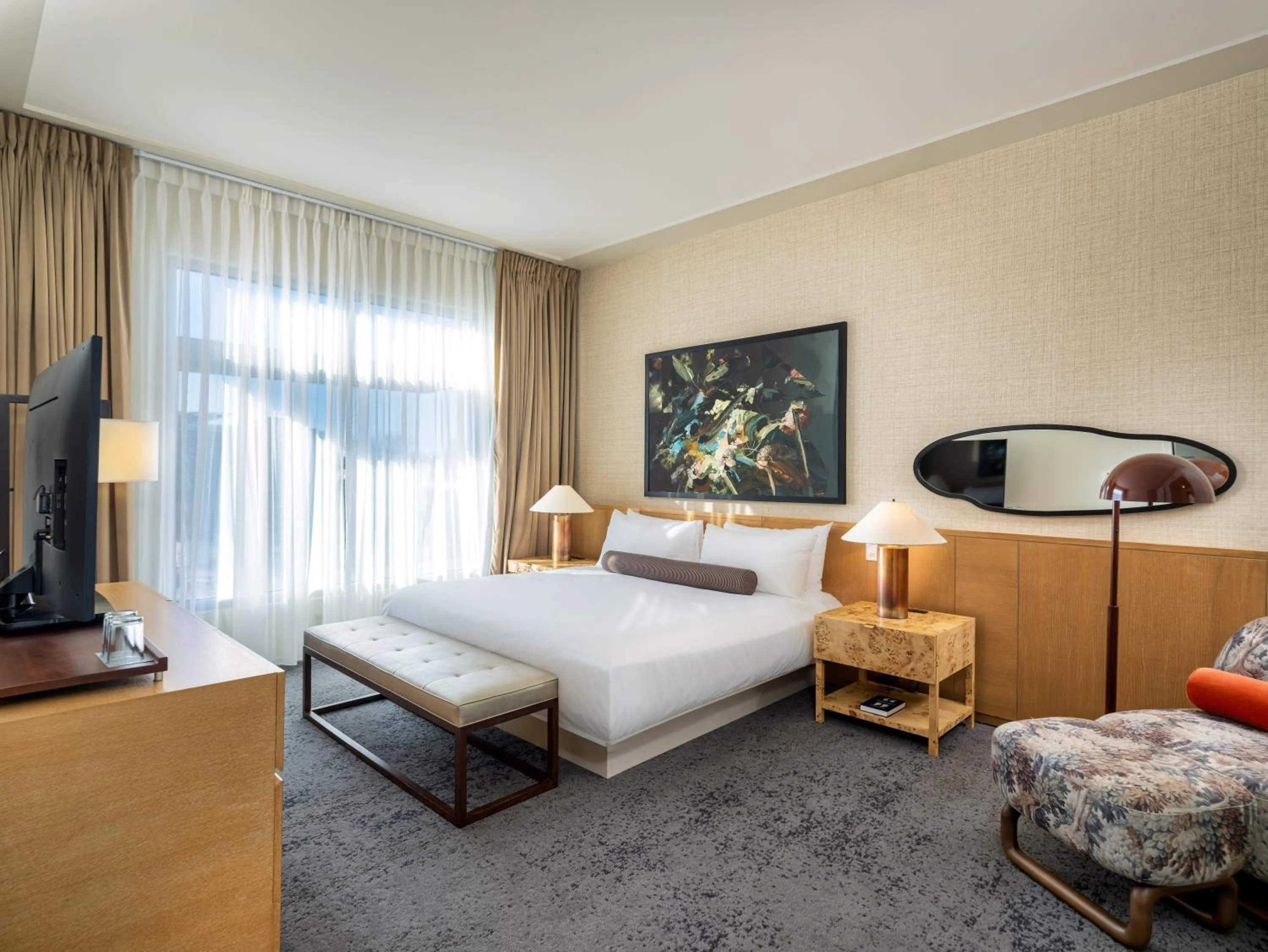 Bedroom, Bed in 21c Museum Hotel Bentonville - MGallery