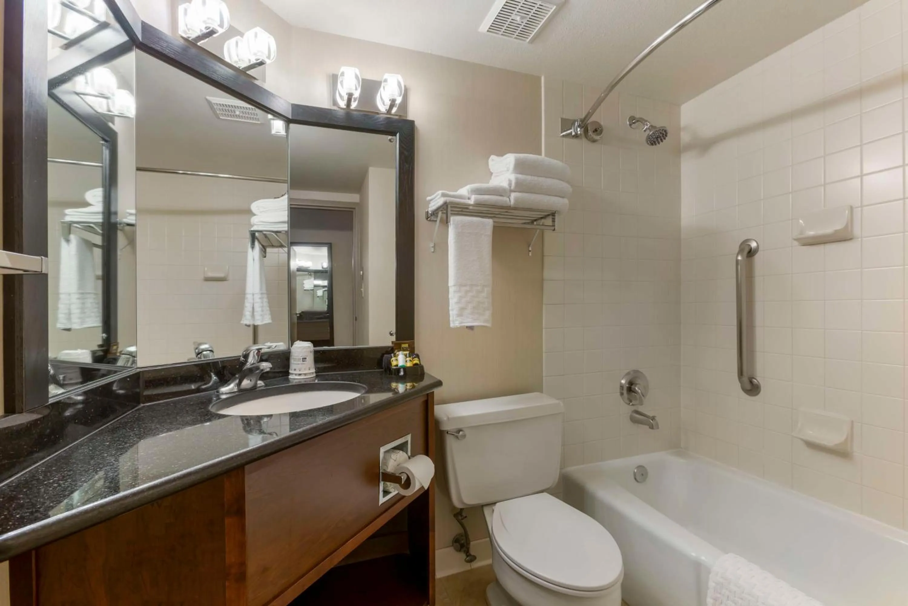 Bathroom in Best Western Plus Coeur d'Alene Inn