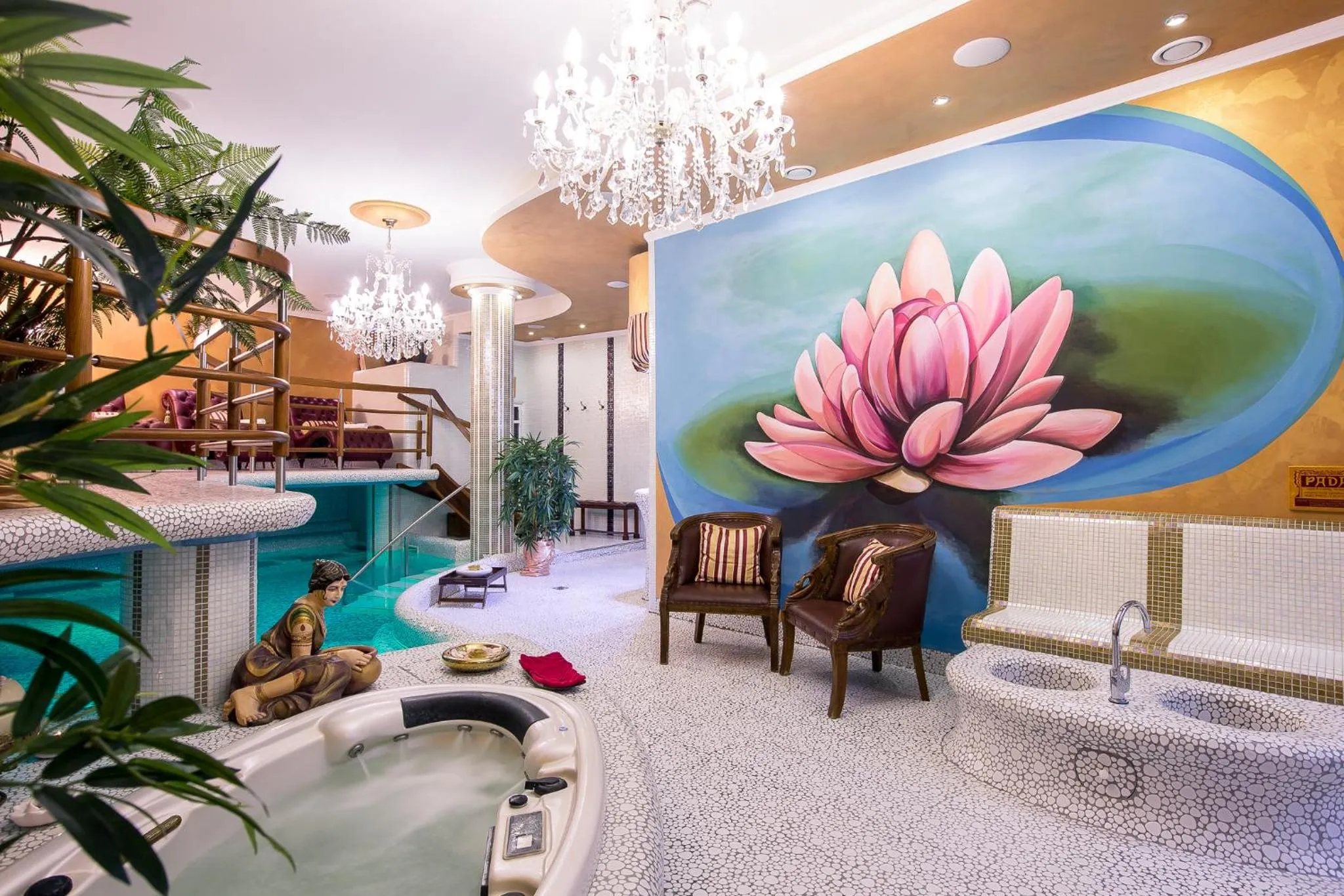 Hot Tub in Golden Royal Boutique Hotel & Spa