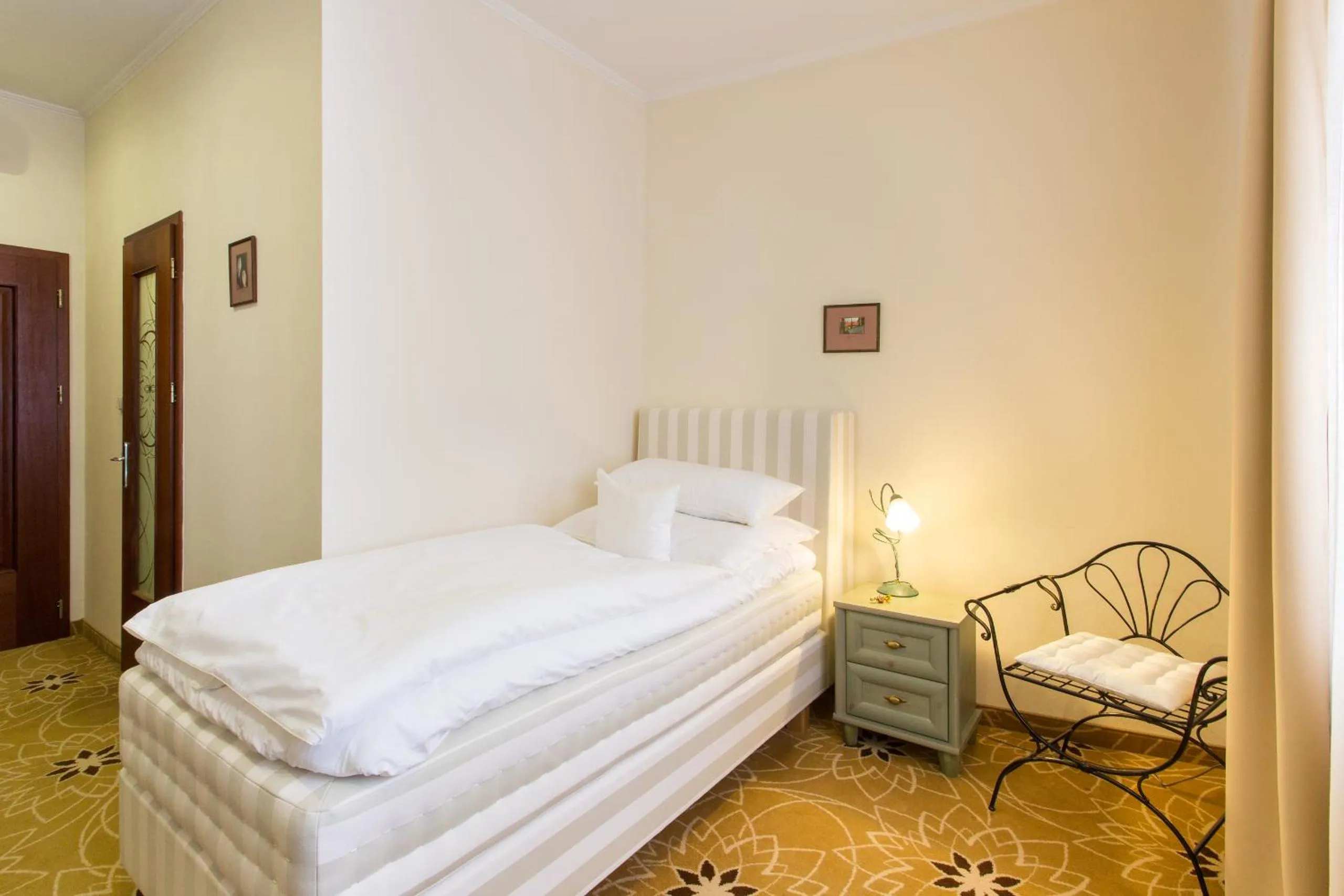 Bedroom, Bed in Golden Royal Boutique Hotel & Spa