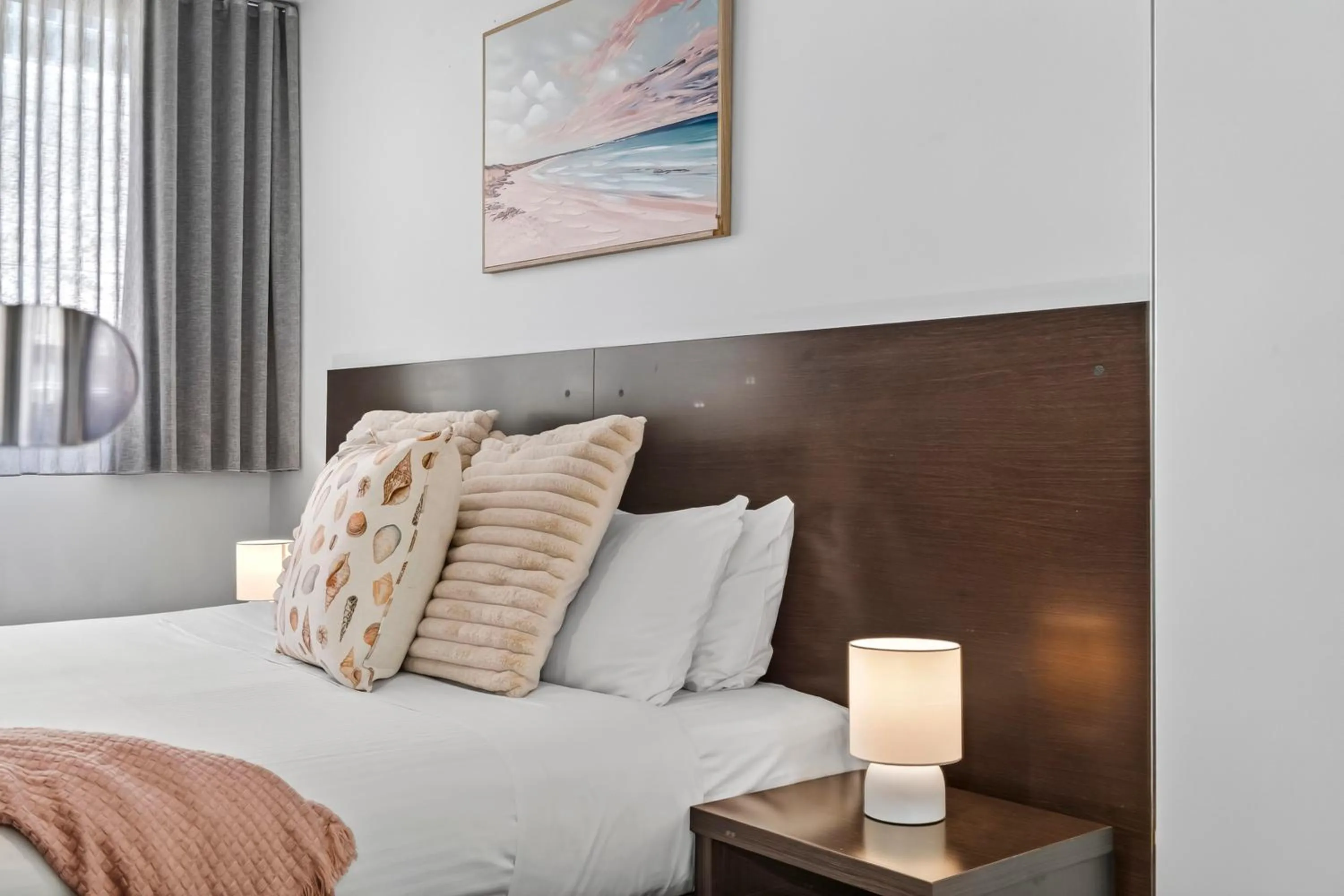 Bedroom, Bed in The Dolphin Apartments