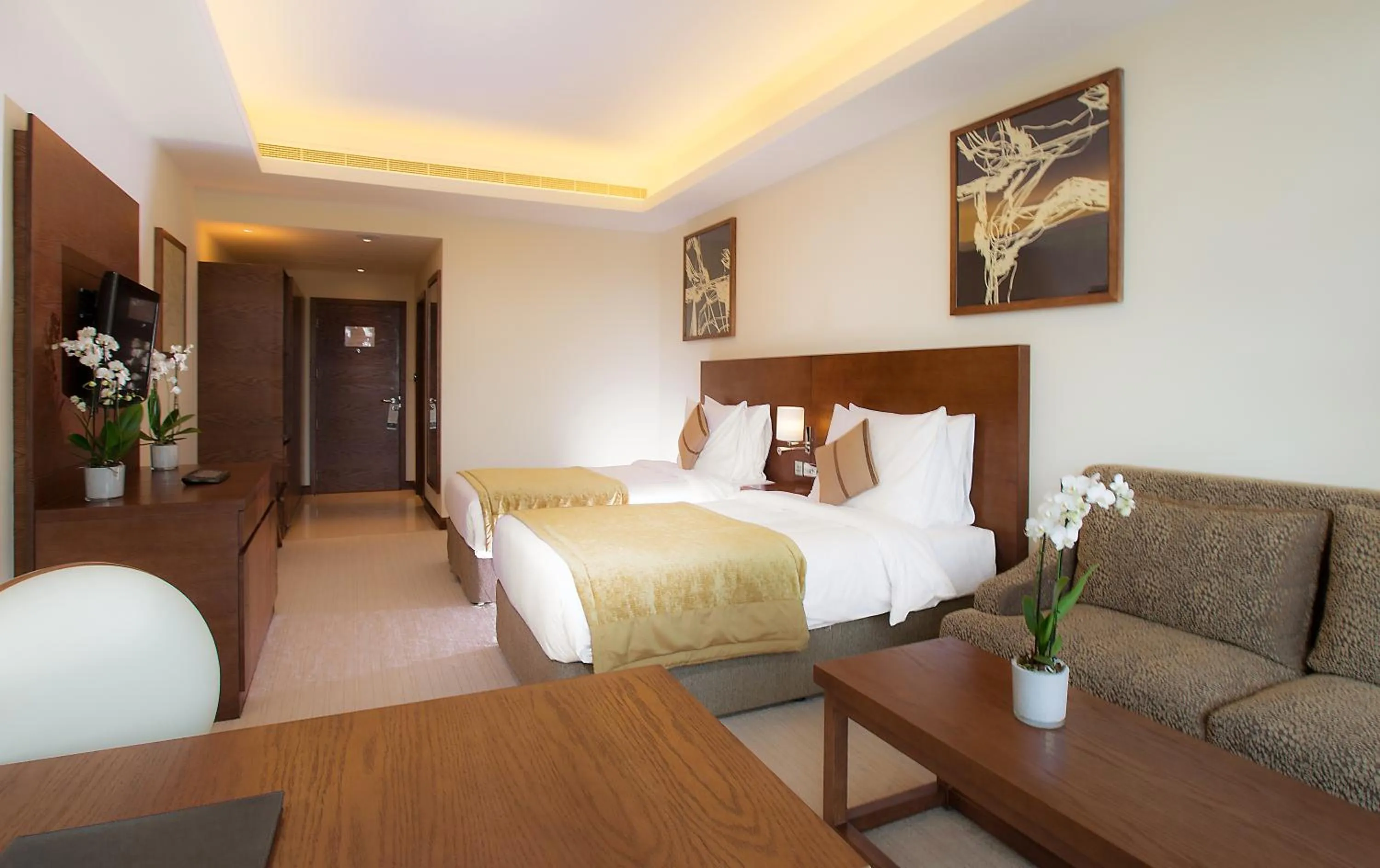 Photo of the whole room, Bed in Copthorne Hotel Baranan