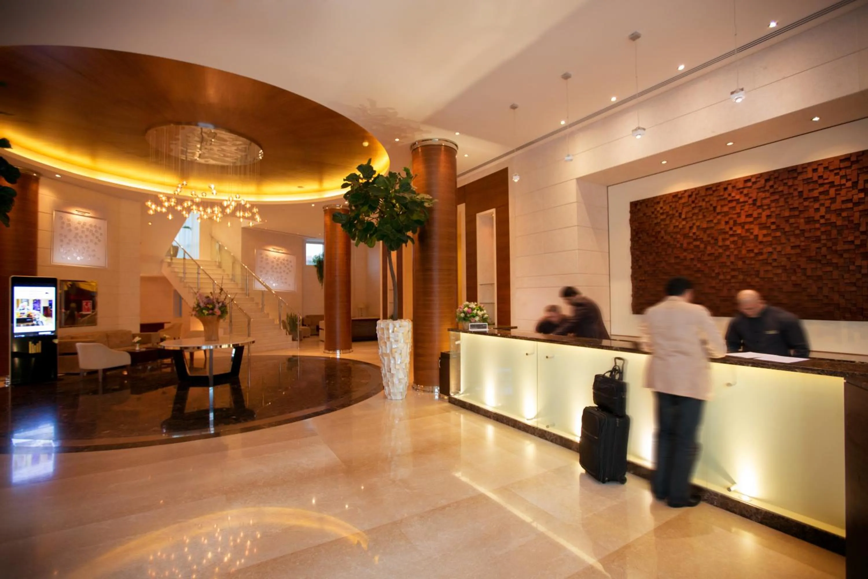 Lobby or reception in Copthorne Hotel Baranan