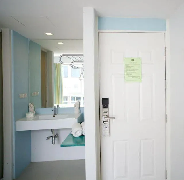 Bathroom in Nantra Chaweng Beach Hotel