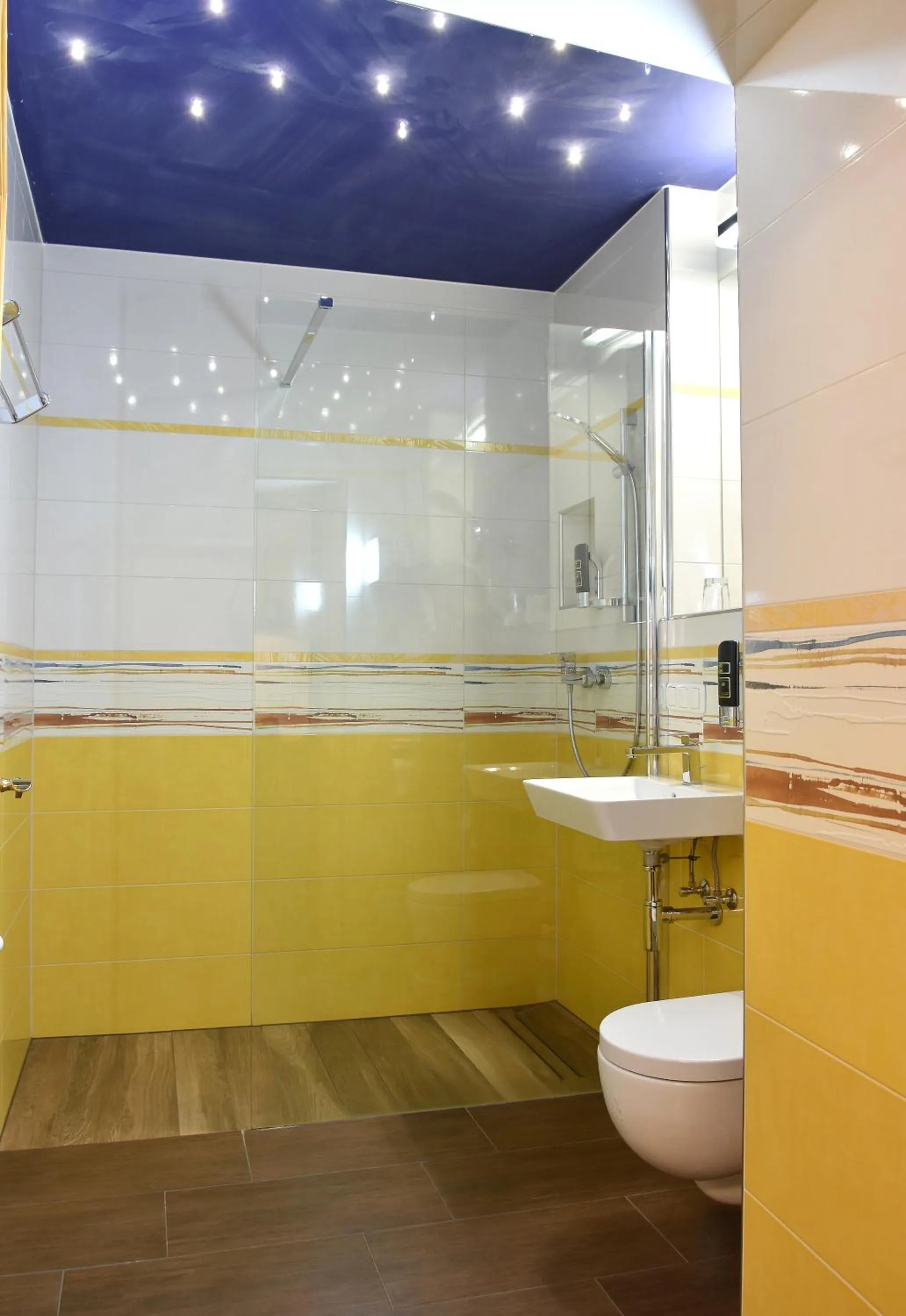 Bathroom in Hotel Torwirt