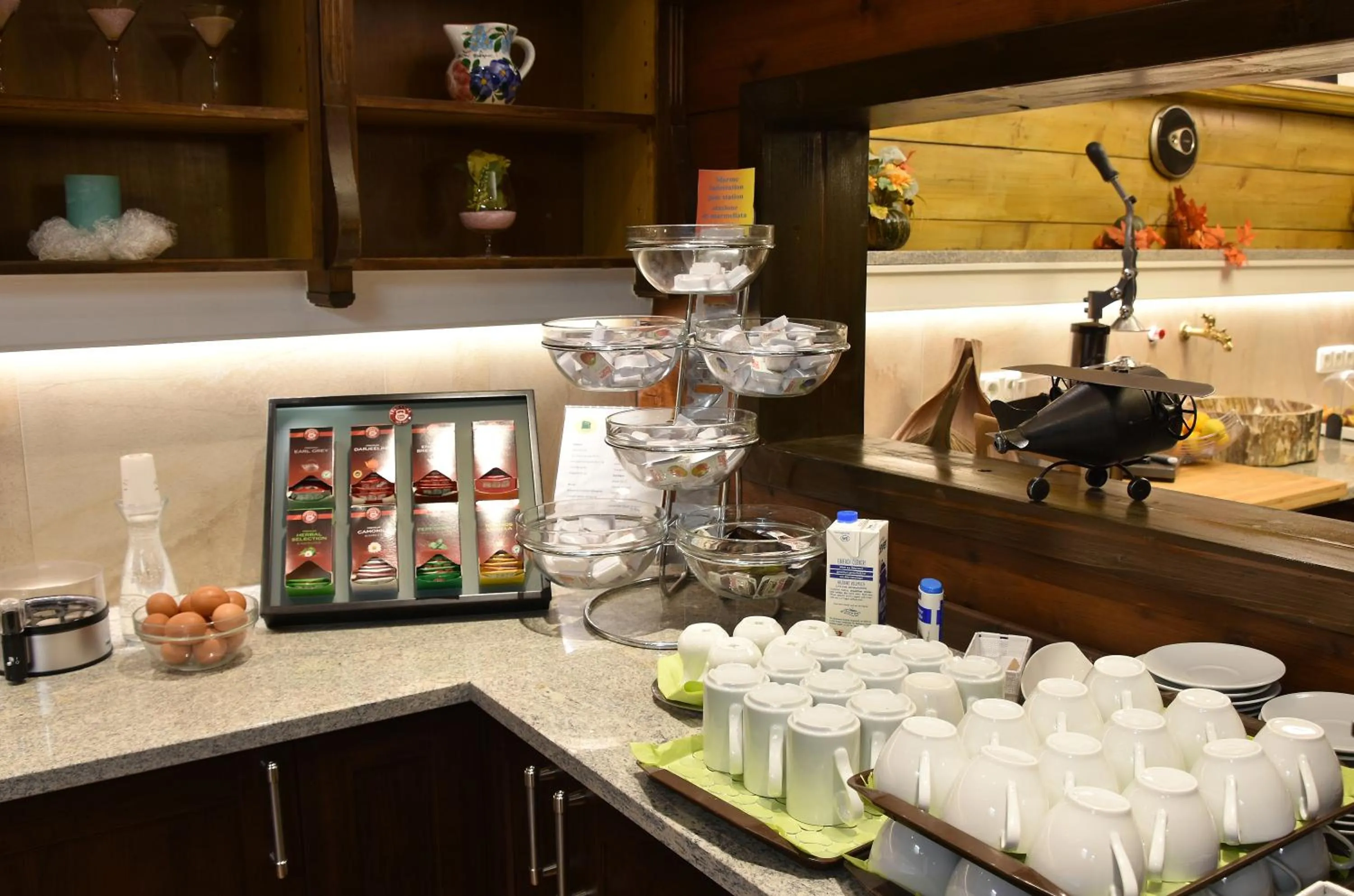 Buffet breakfast in Hotel Torwirt