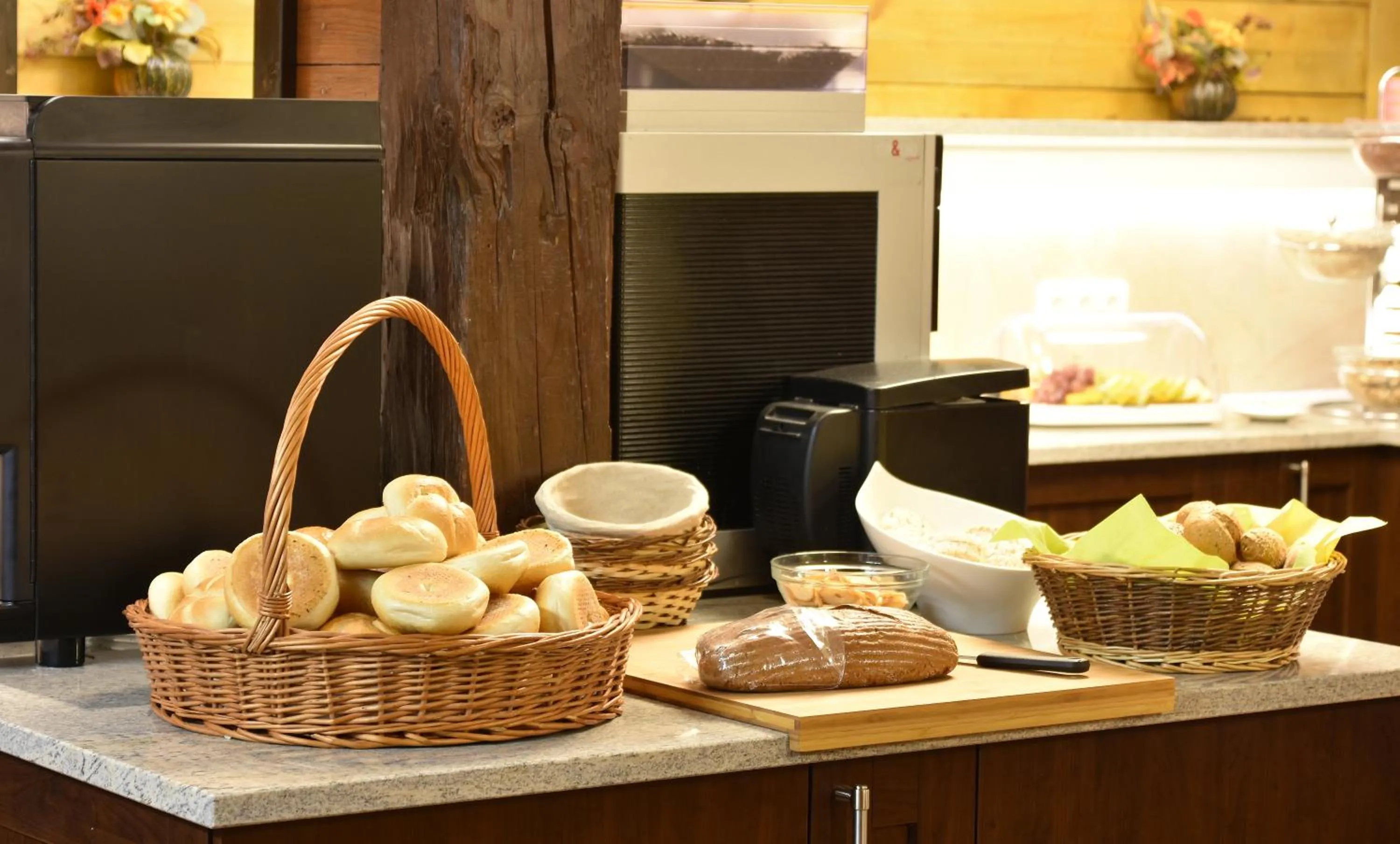 Buffet breakfast in Hotel Torwirt