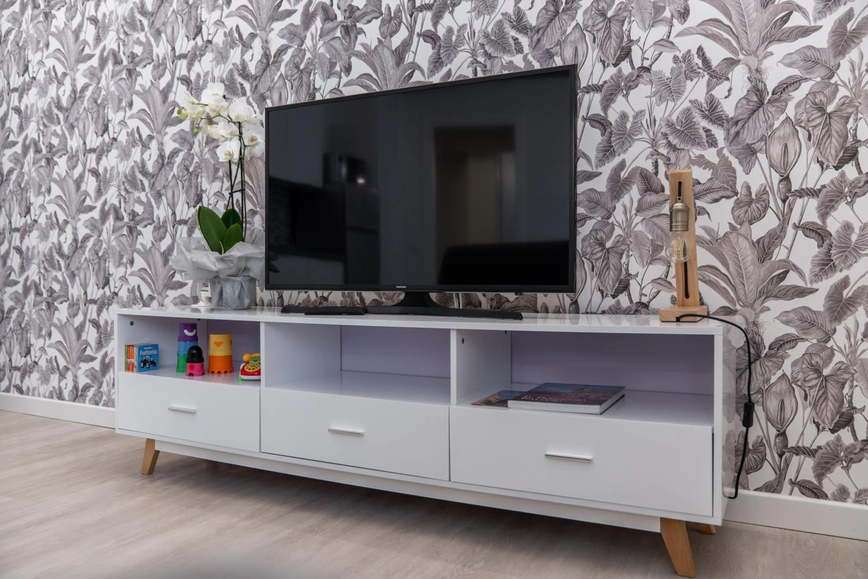 Communal lounge/ TV room in Dolce Notte Apartments
