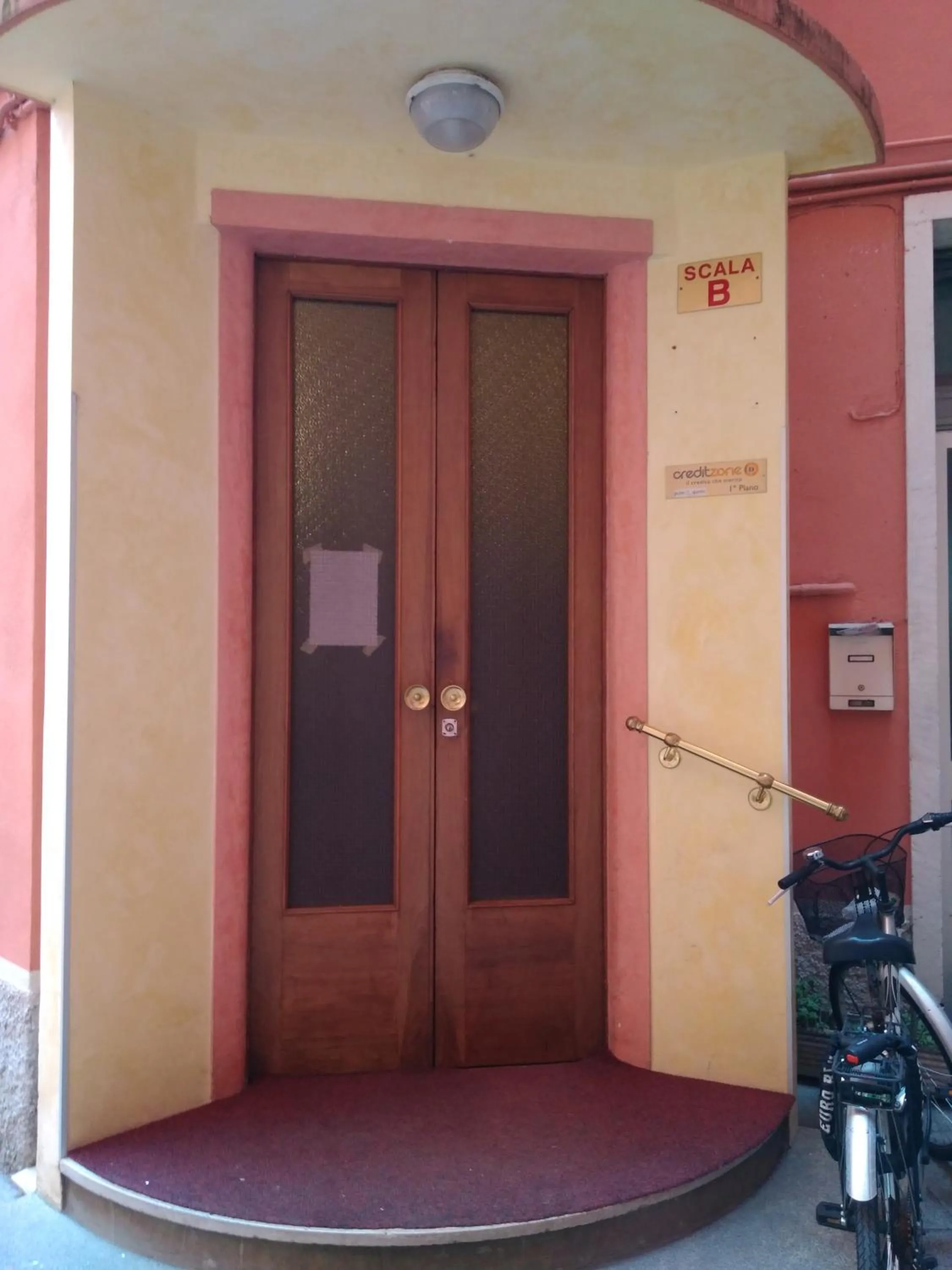 Inner courtyard view in Dolce Notte Apartments