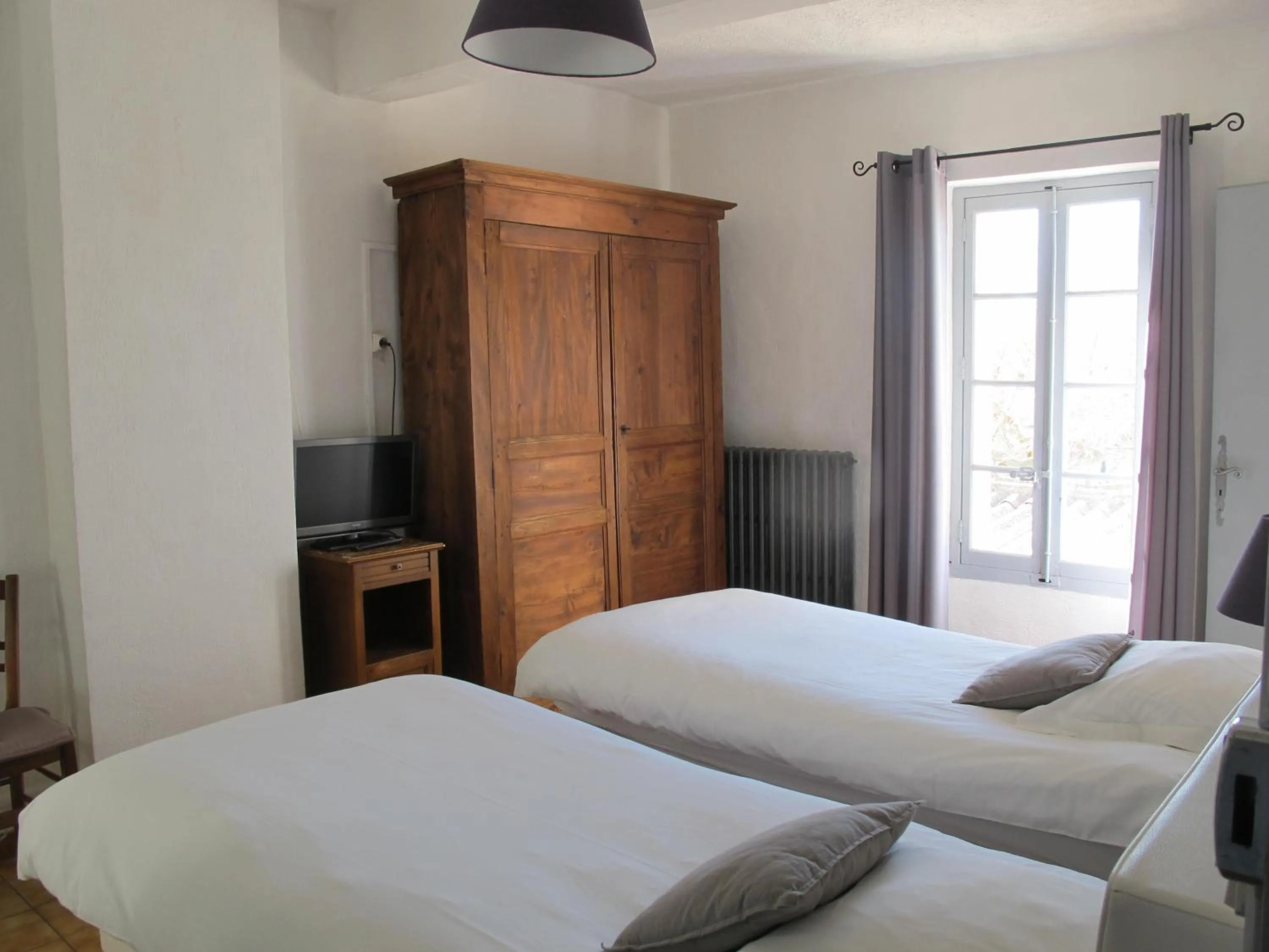 Bedroom, Bed in Le Guintrand