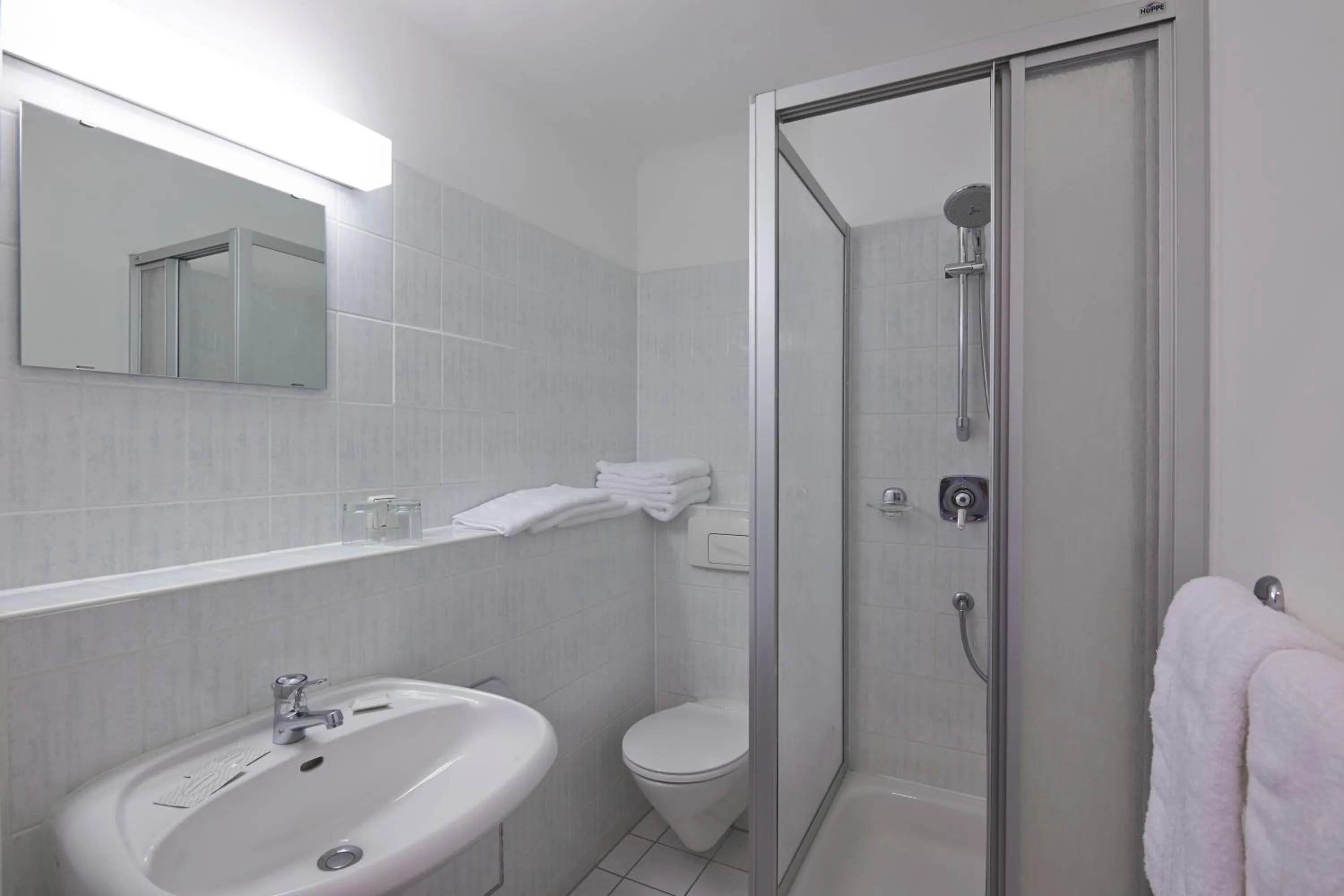 Bathroom in Alpha Apparthotel leipzig-Rötha