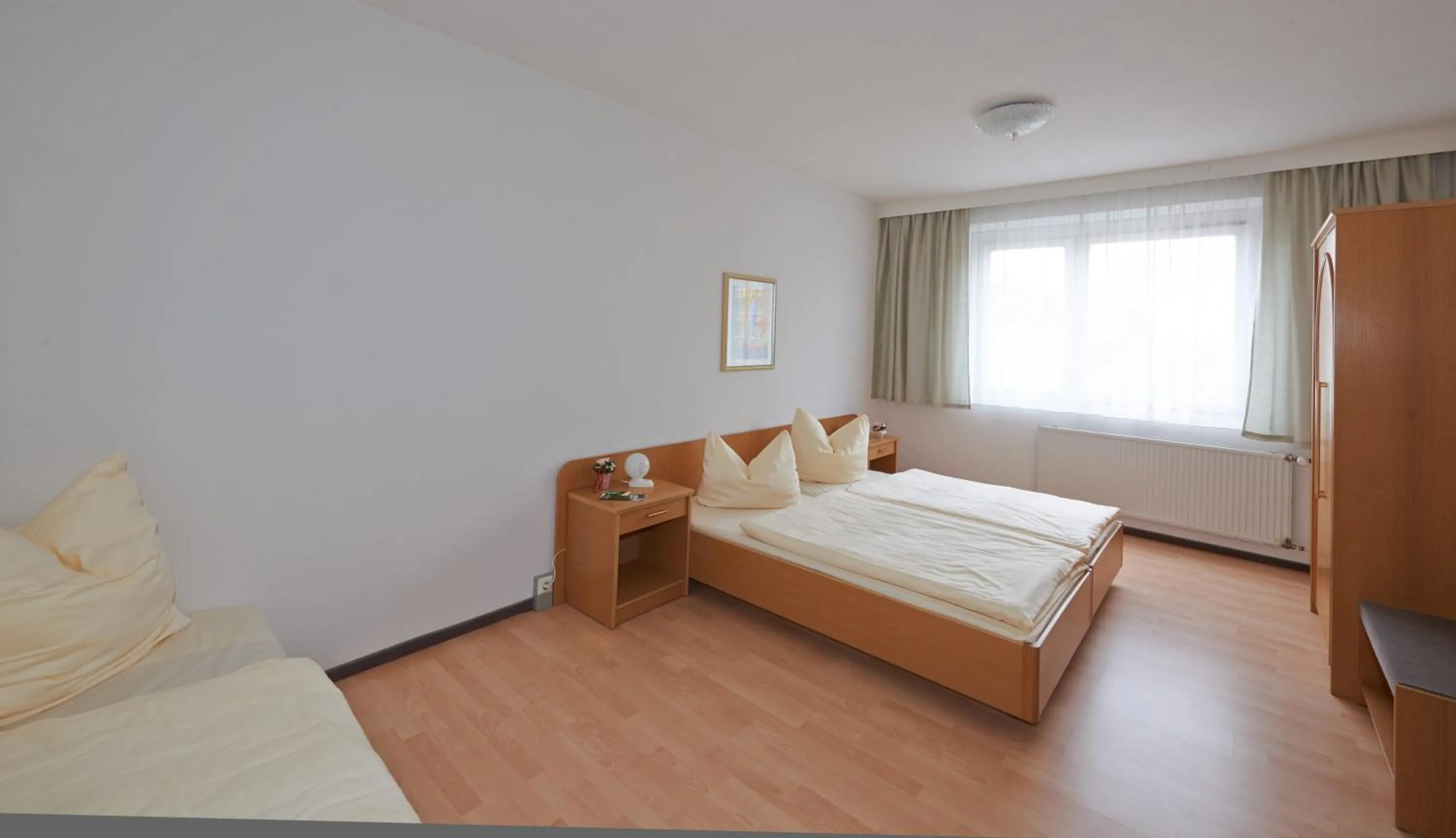 Photo of the whole room, Bed in Alpha Apparthotel leipzig-Rötha