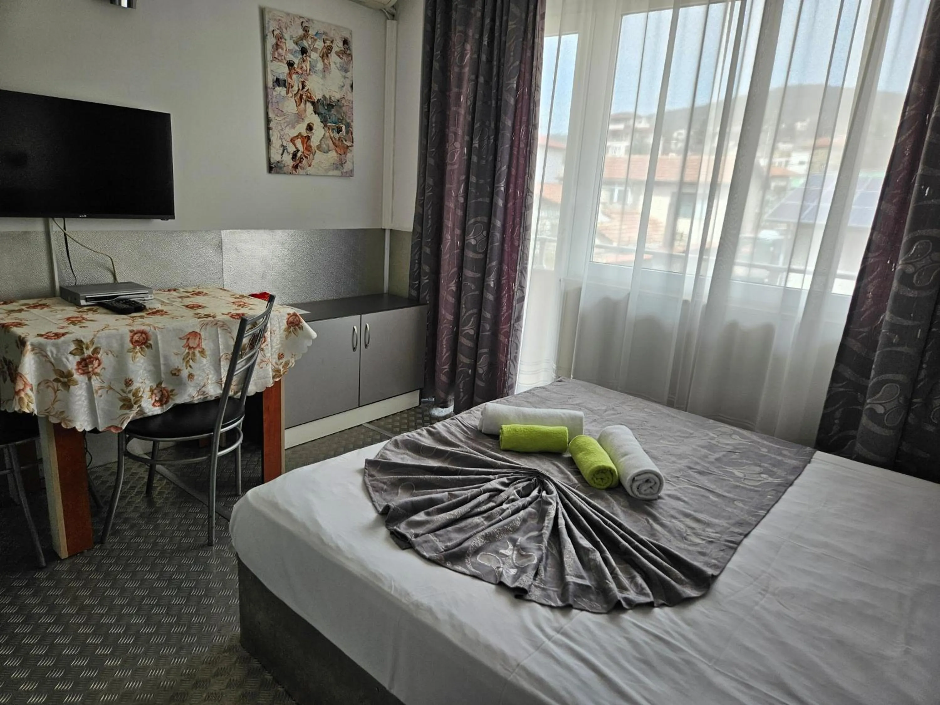 Bedroom, Bed in Paralax Hotel