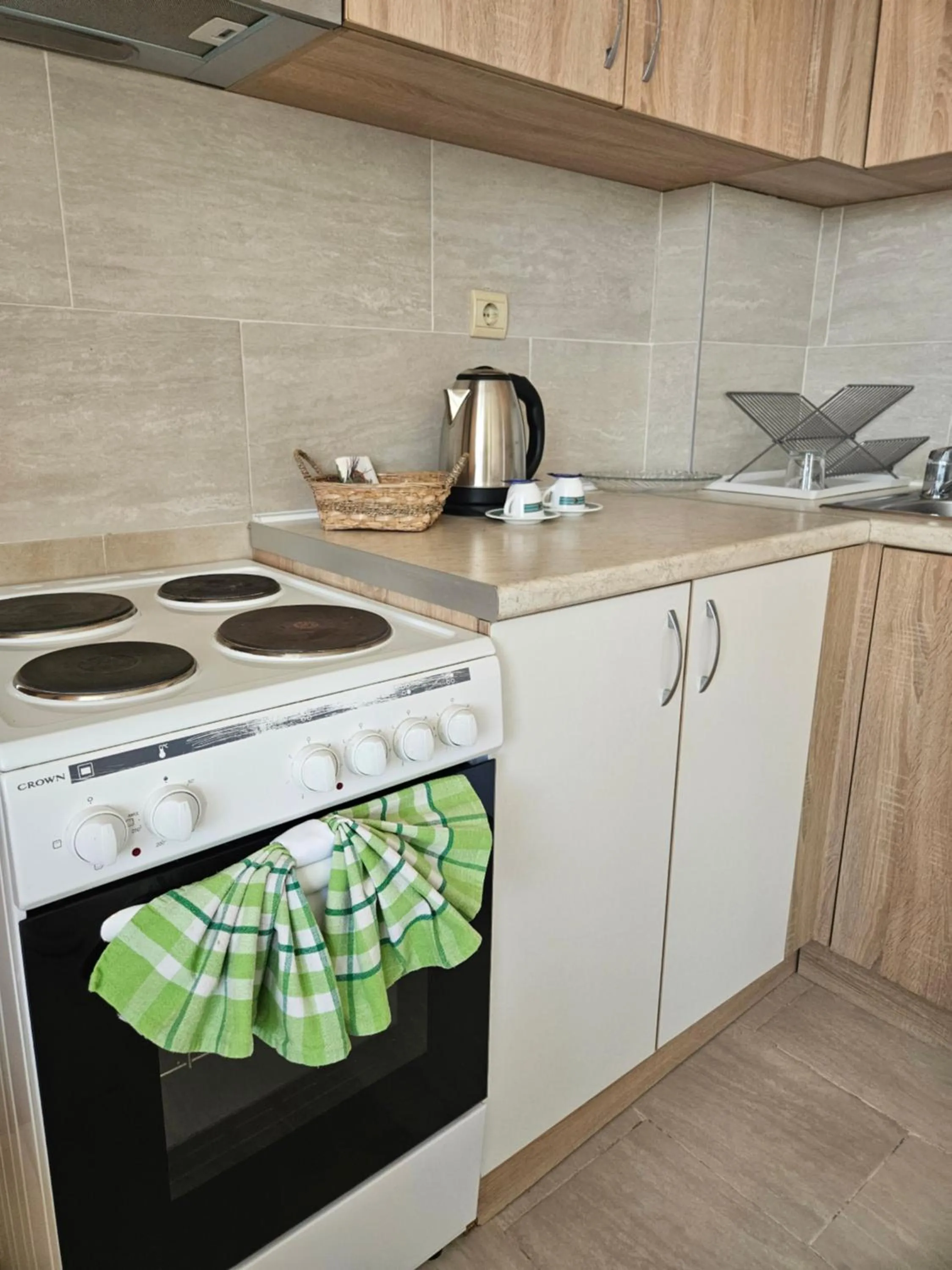 Kitchen or kitchenette in Paralax Hotel