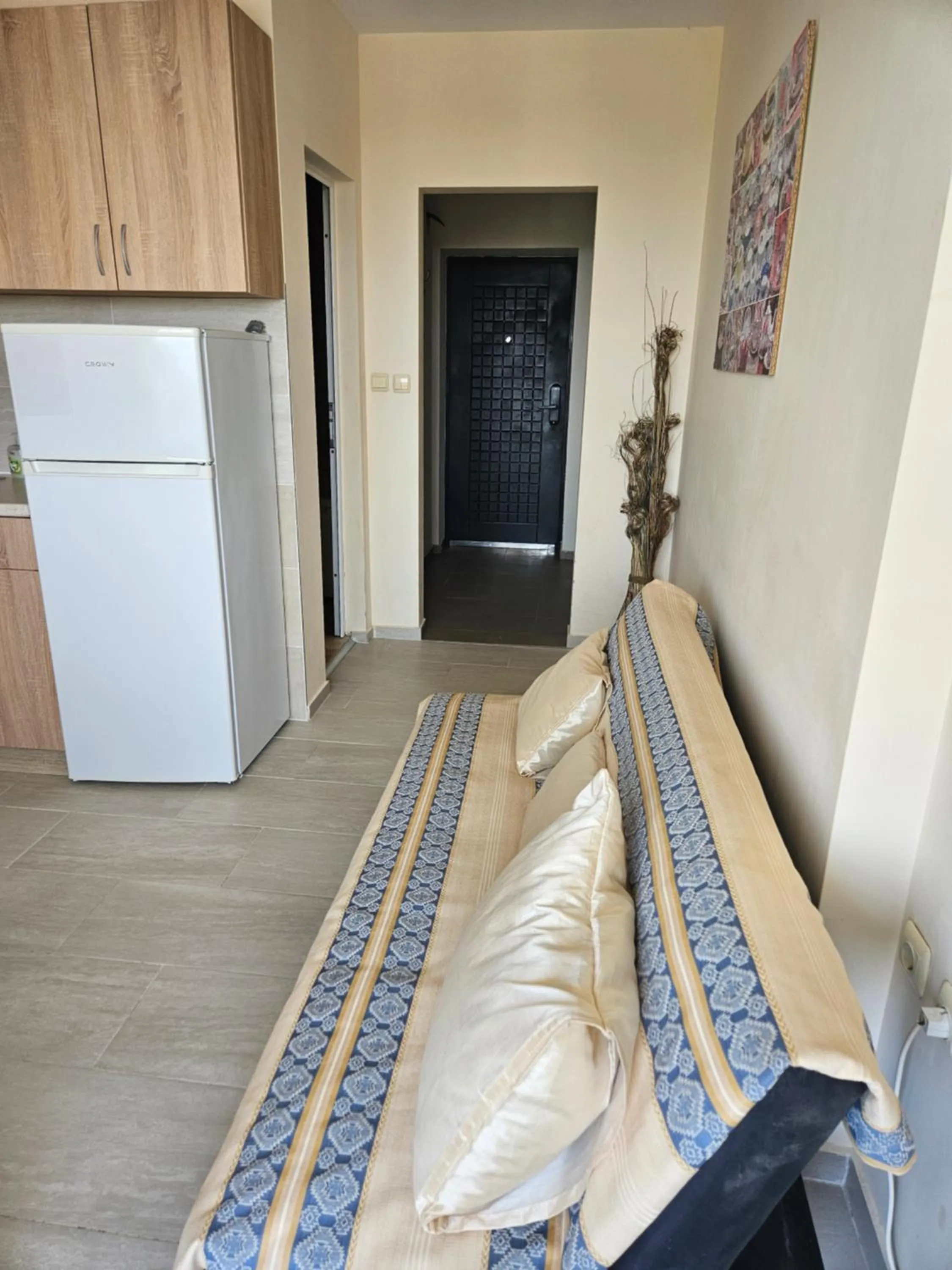 Living room, Bed in Paralax Hotel