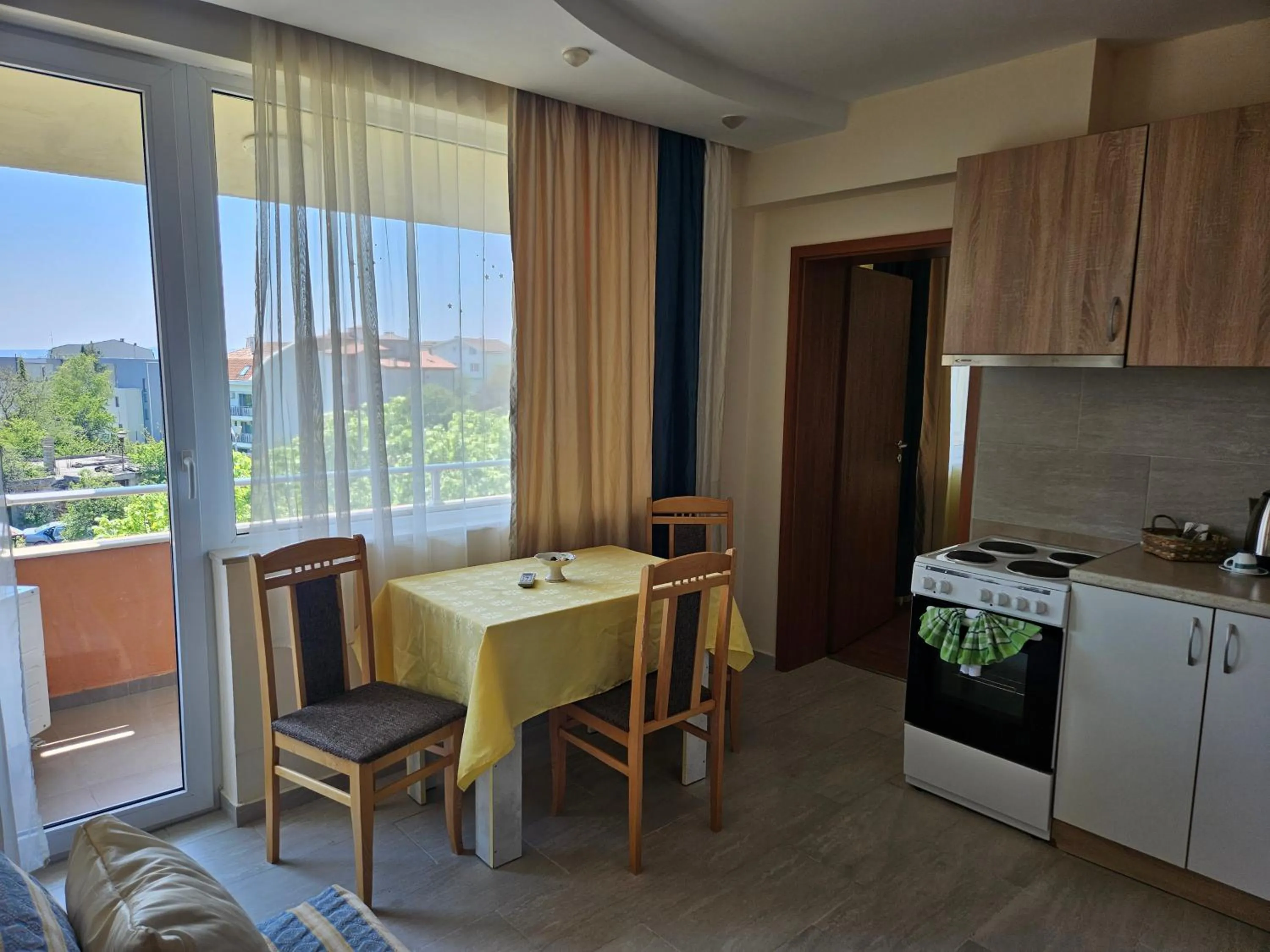 Kitchen or kitchenette in Paralax Hotel