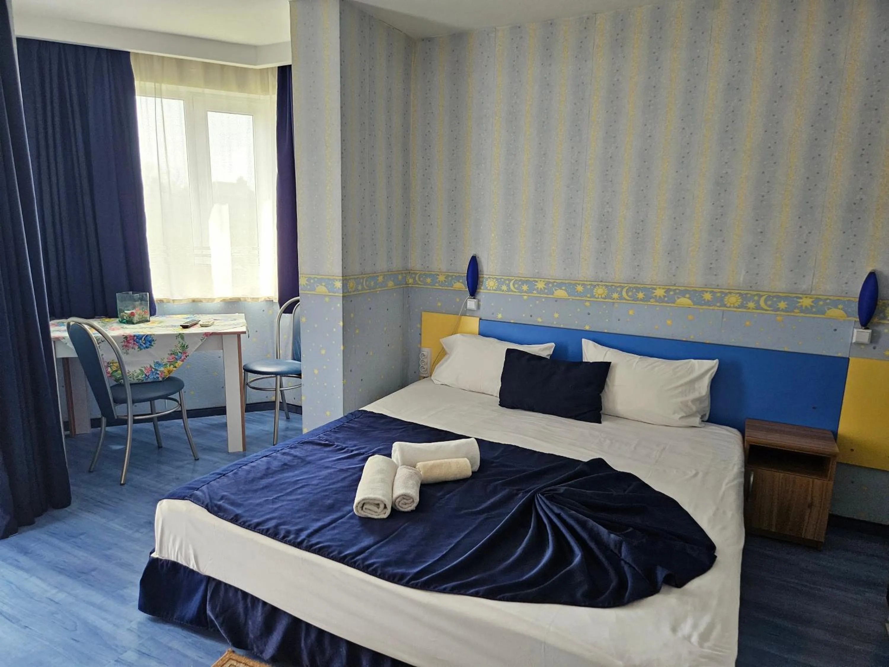 Bedroom, Bed in Paralax Hotel