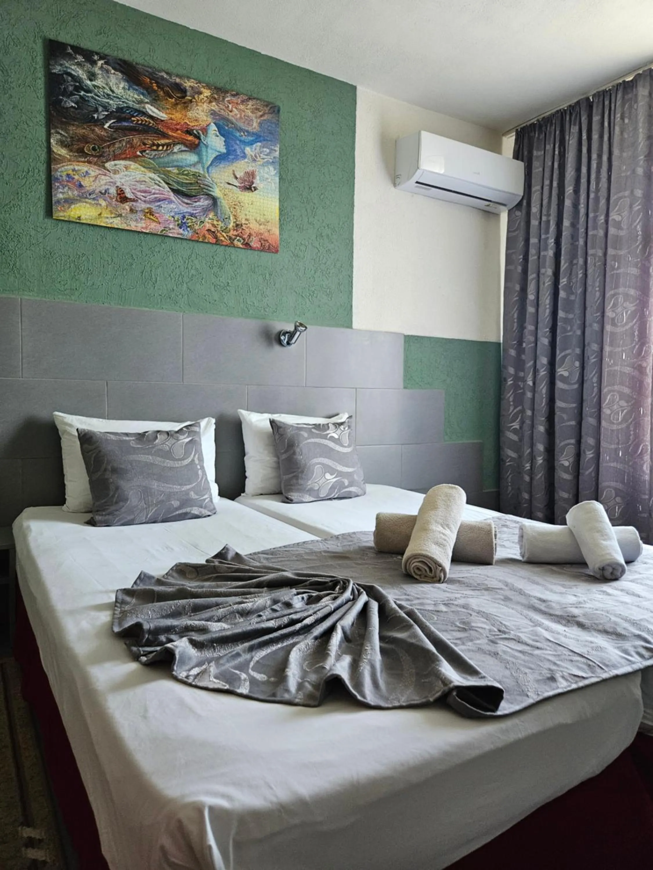 Bedroom, Bed in Paralax Hotel