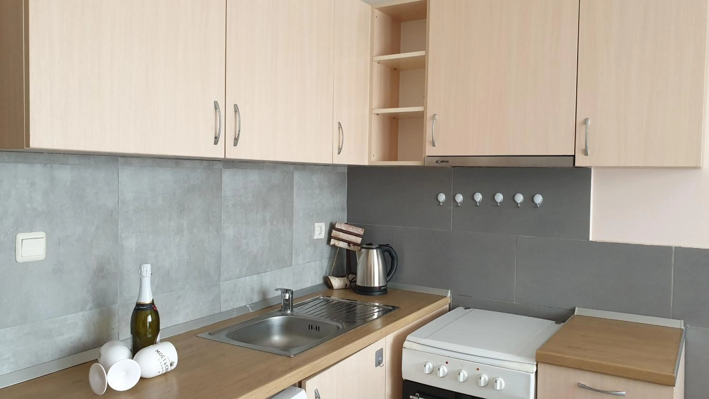 Kitchen or kitchenette in Paralax Hotel
