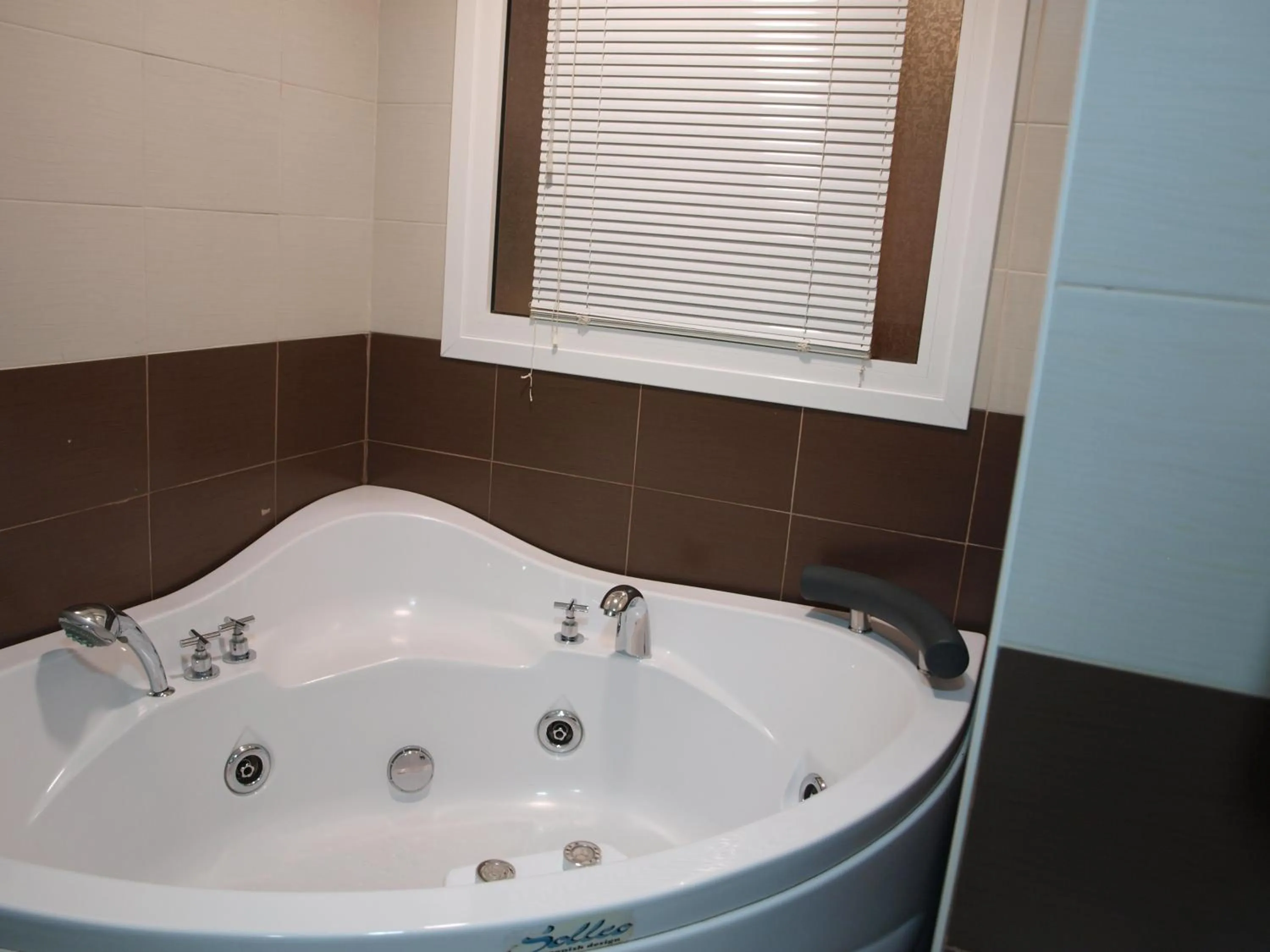 Bathroom in Paralax Hotel