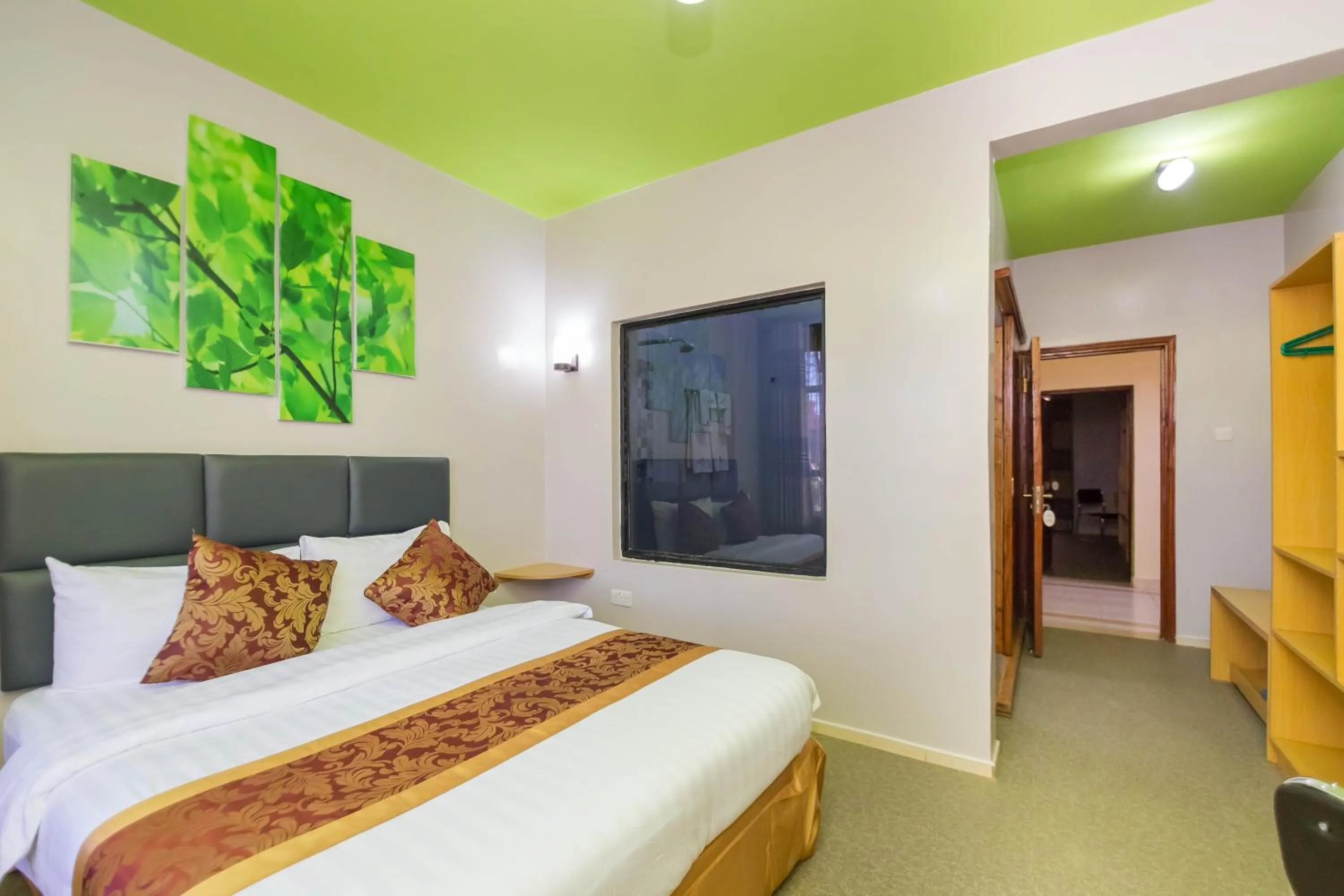 Bedroom, Bed in Maple Inn Hotel