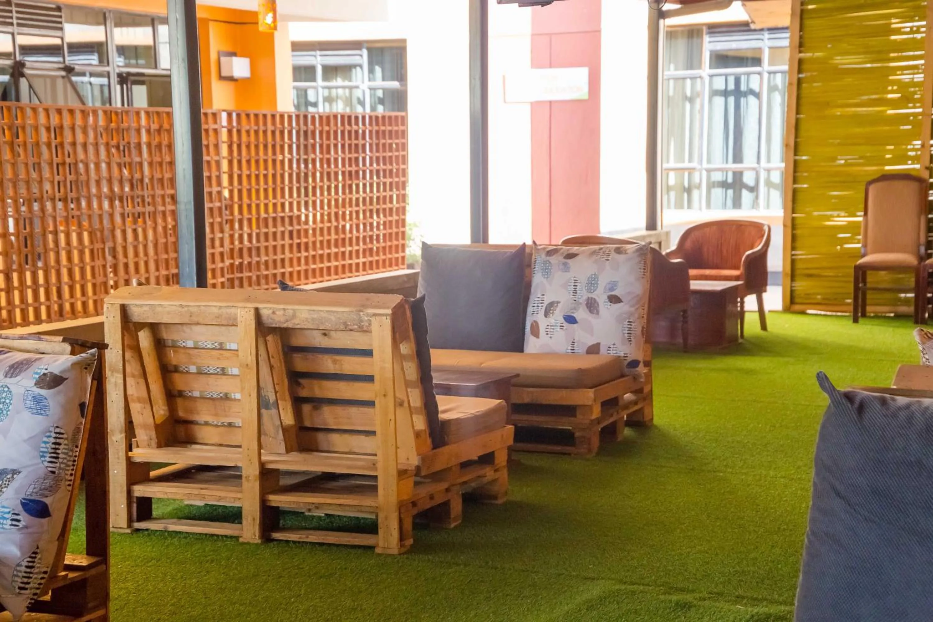 Seating area in Maple Inn Hotel