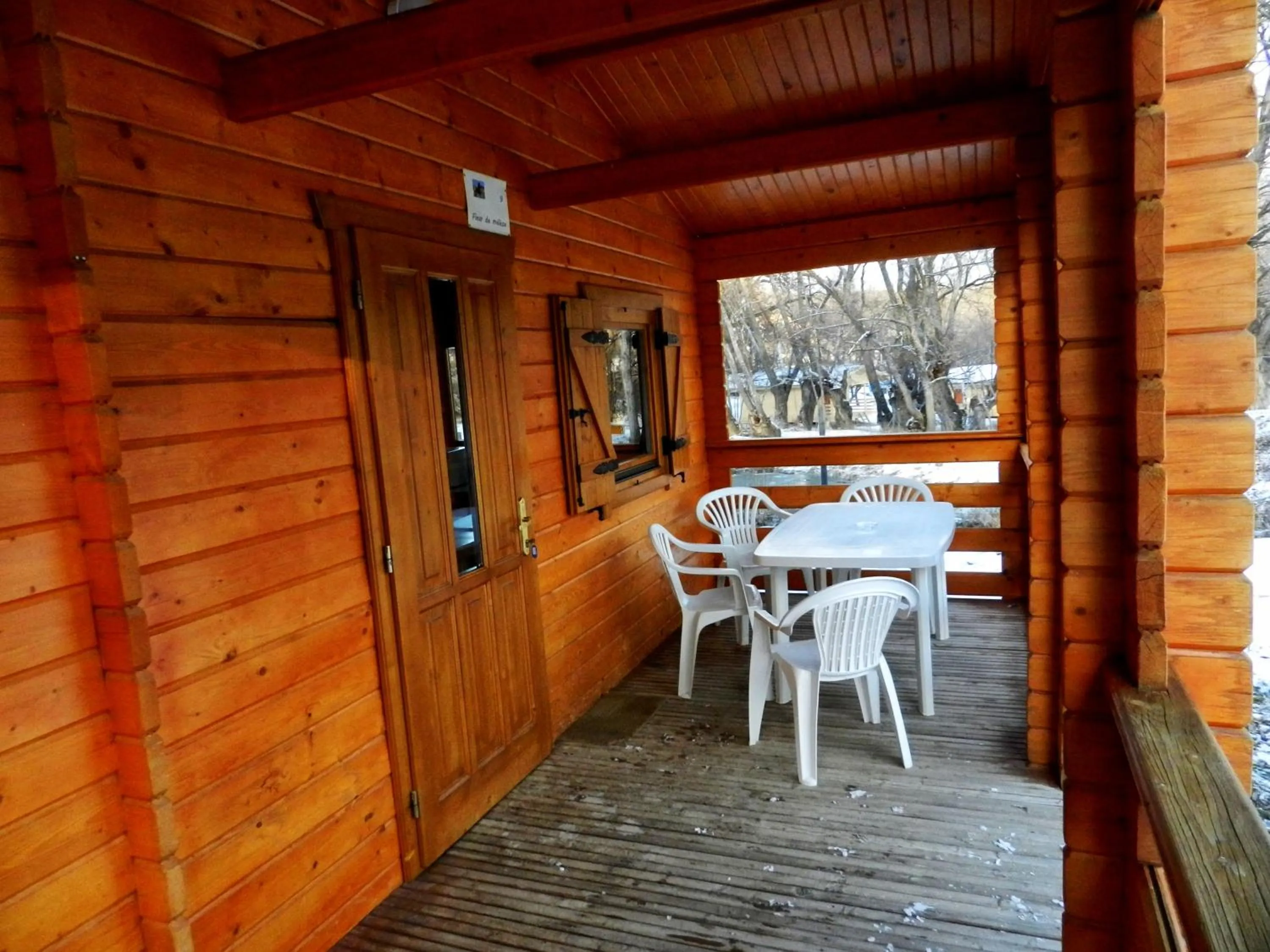 Patio in Camping, Hôtel De Plein Air Les Cariamas